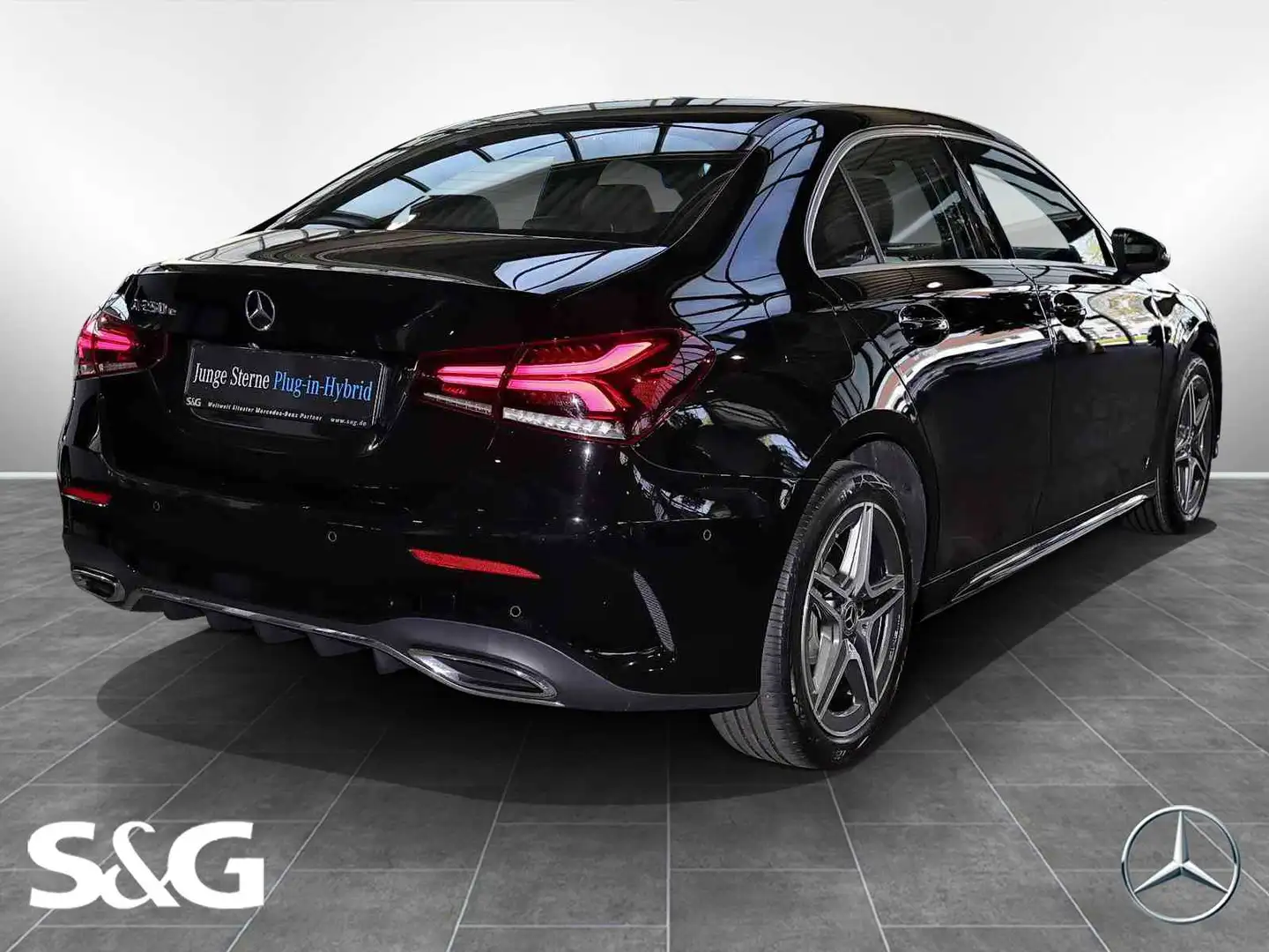 Mercedes-Benz A 250 e Limousine AMG CARPLAY+18 ZOLL+LED+MBUX crna - 2