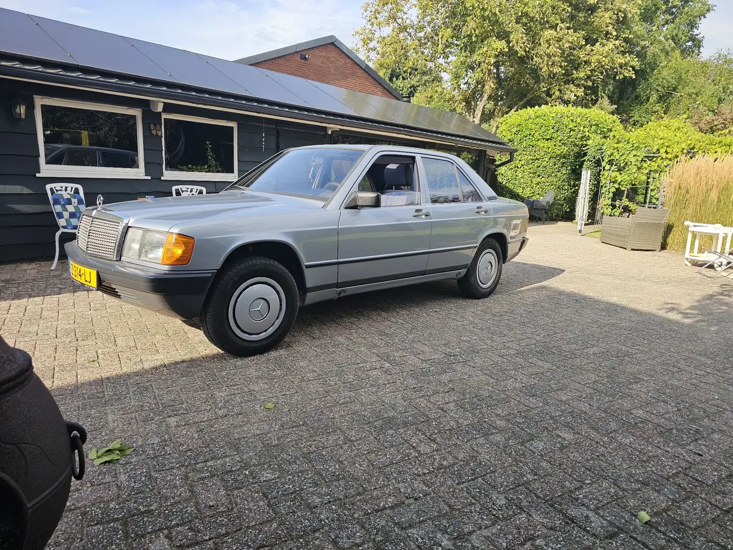 Mercedes-Benz 190 190 2.0 siva - 1