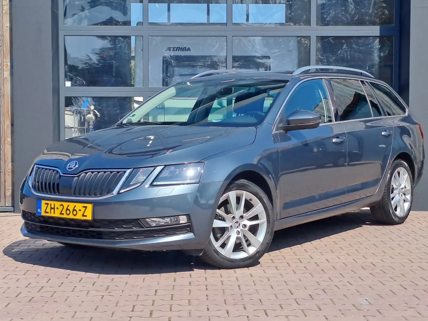 Skoda Octavia Combi 1.0 TSI Greentech Ambition Business | LED | Grijs - 1