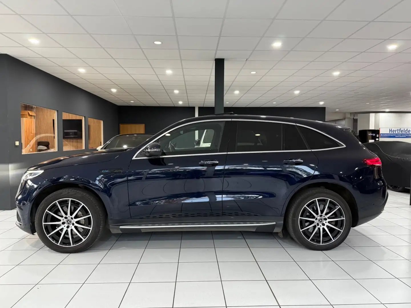 Mercedes-Benz EQC 400 400 4Matic*AMG*MBEAM*KEYLESS*SHD*KAMERA*BURM Blau - 2