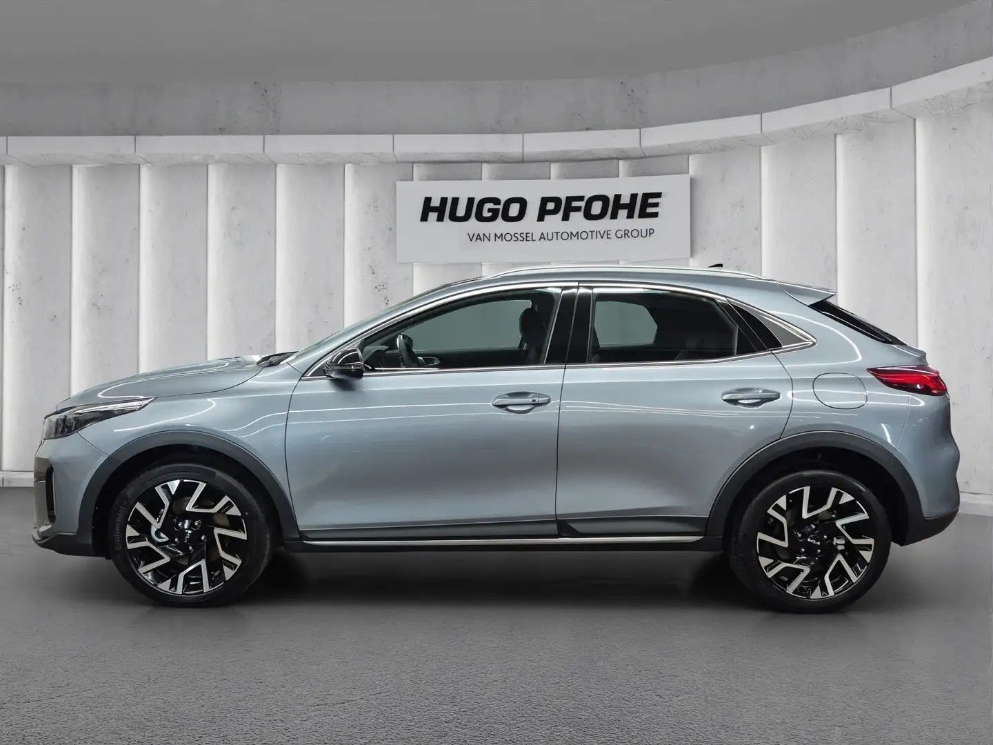 Kia XCeed Spirit 1.5 T-GDI Auto / Xclusive-Pkt. / Glasdach Silber - 2