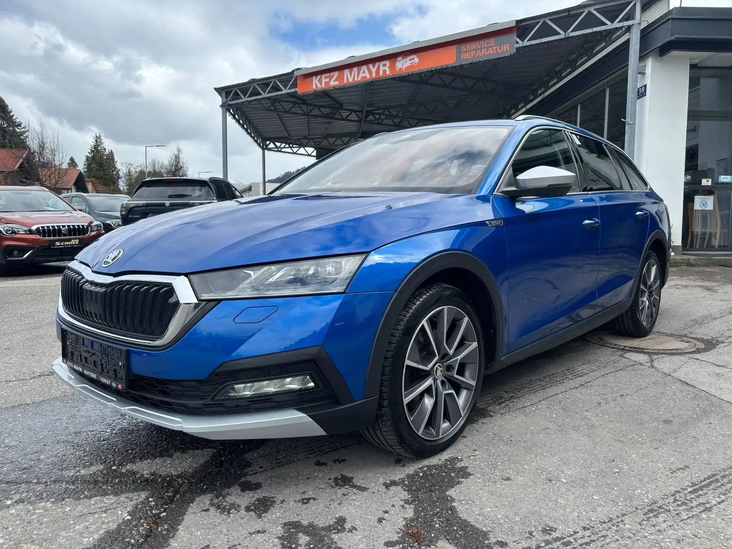 Skoda Octavia Scout 2,0 TDI 4x4 DSG Blau - 1