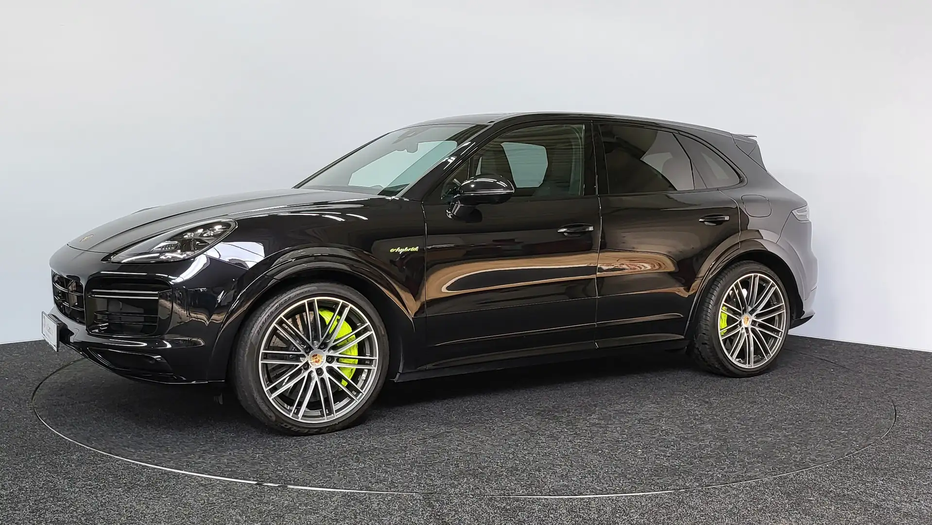 Porsche Cayenne 4.0 Turbo S V8 PHEV ~ Full ~ Acc ~ Pano ~ 67.500ex Zwart - 1