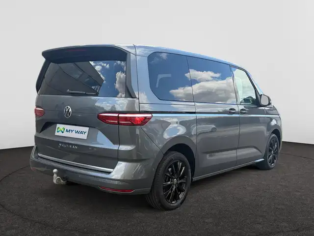 Volkswagen Multivan view 9