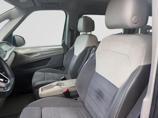 Volkswagen Multivan view 12