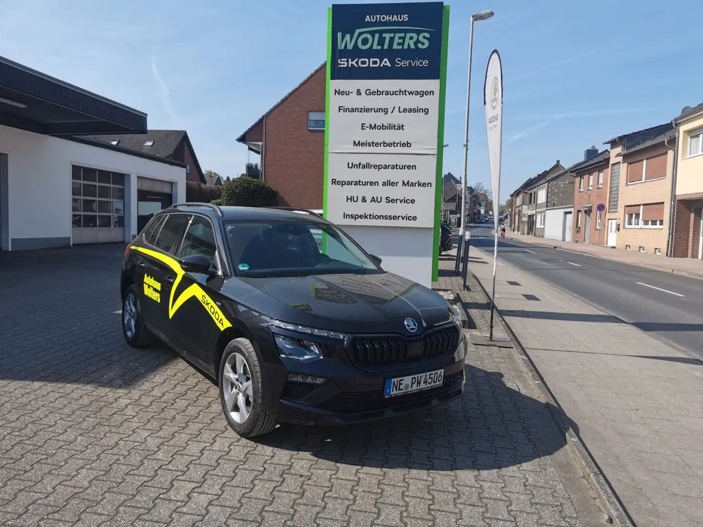 Skoda Kamiq KAMIQ DRIVE ACC AHK MATRIX BEAM  BLACK PAKET Černá - 1