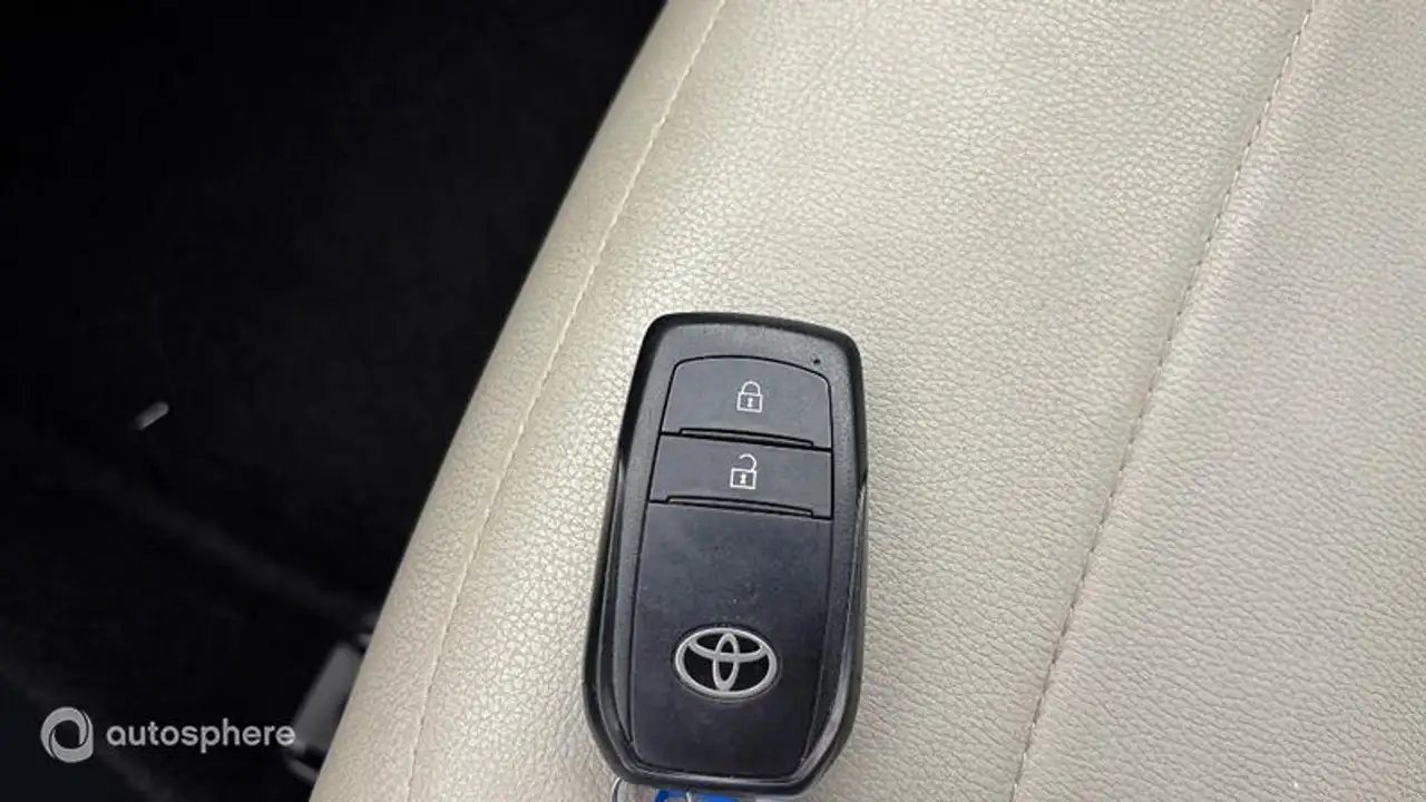 Toyota Yaris Yaris — photo 16