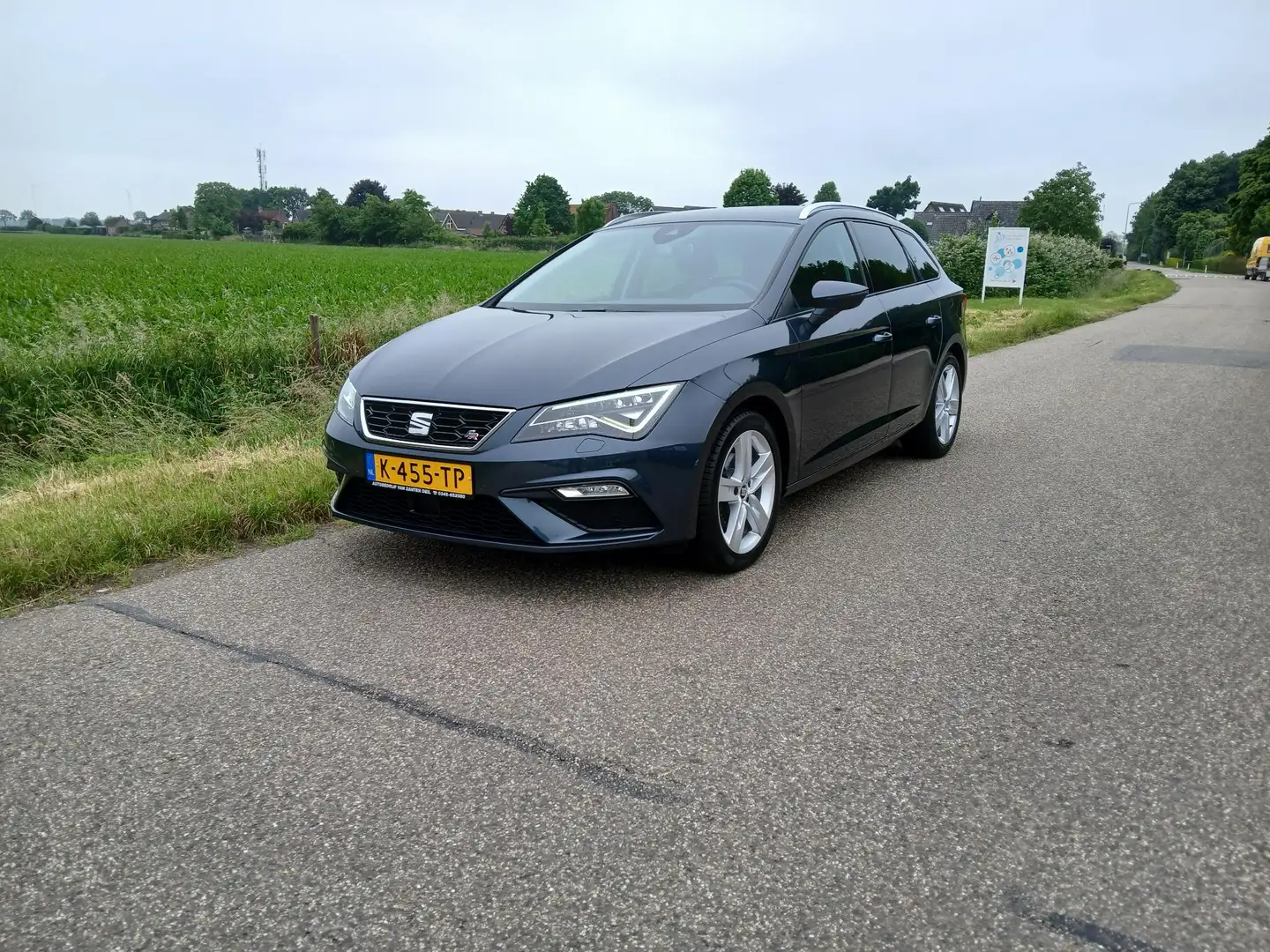 SEAT Leon ST 1.5 TSI FR Business Intense + LED + Camera + Wi Grigio - 2