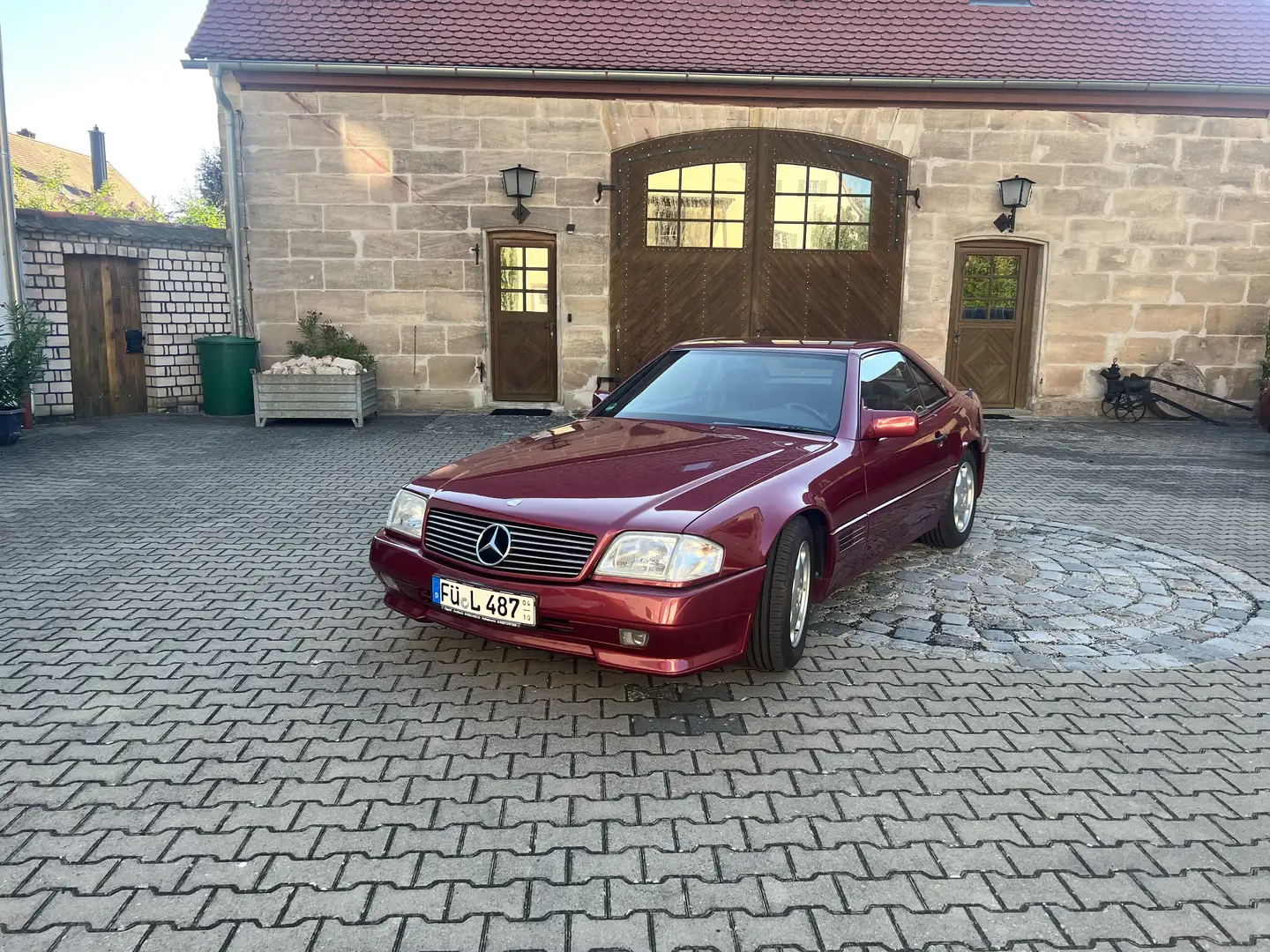 Mercedes-Benz SL 300 Roşu - 1