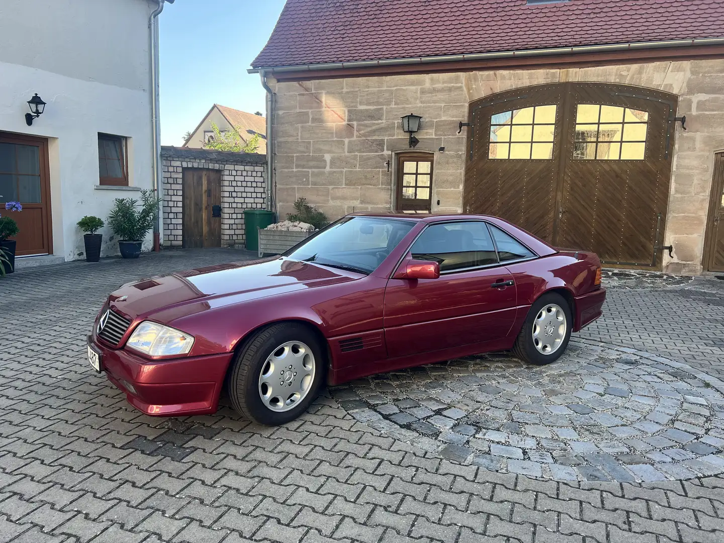 Mercedes-Benz SL 300 Roşu - 2
