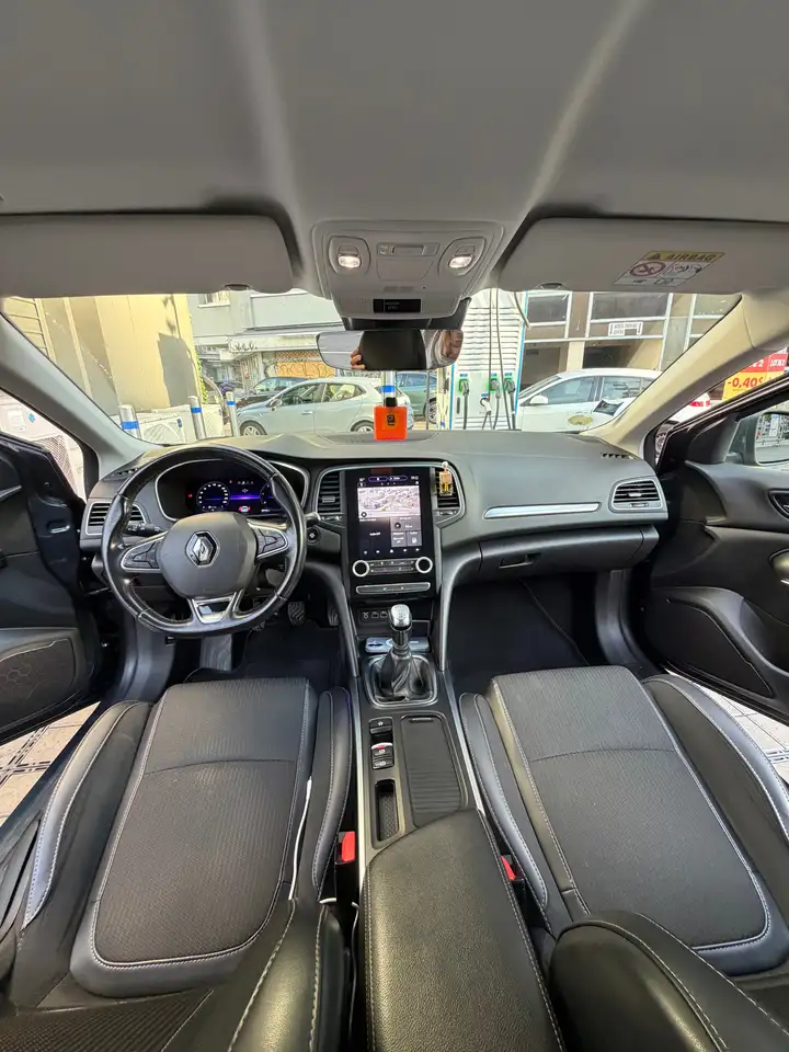 Renault Megane Berline — photo 7