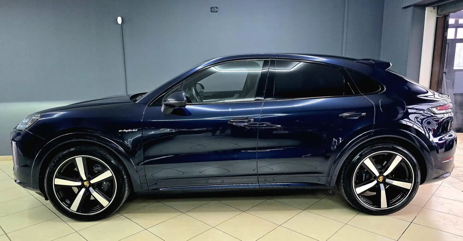 Porsche Cayenne Coupe FACELIFT 3.0 e-hybrid ITA-IPERFULL-IVA ESP. Blu/Azzurro - 2