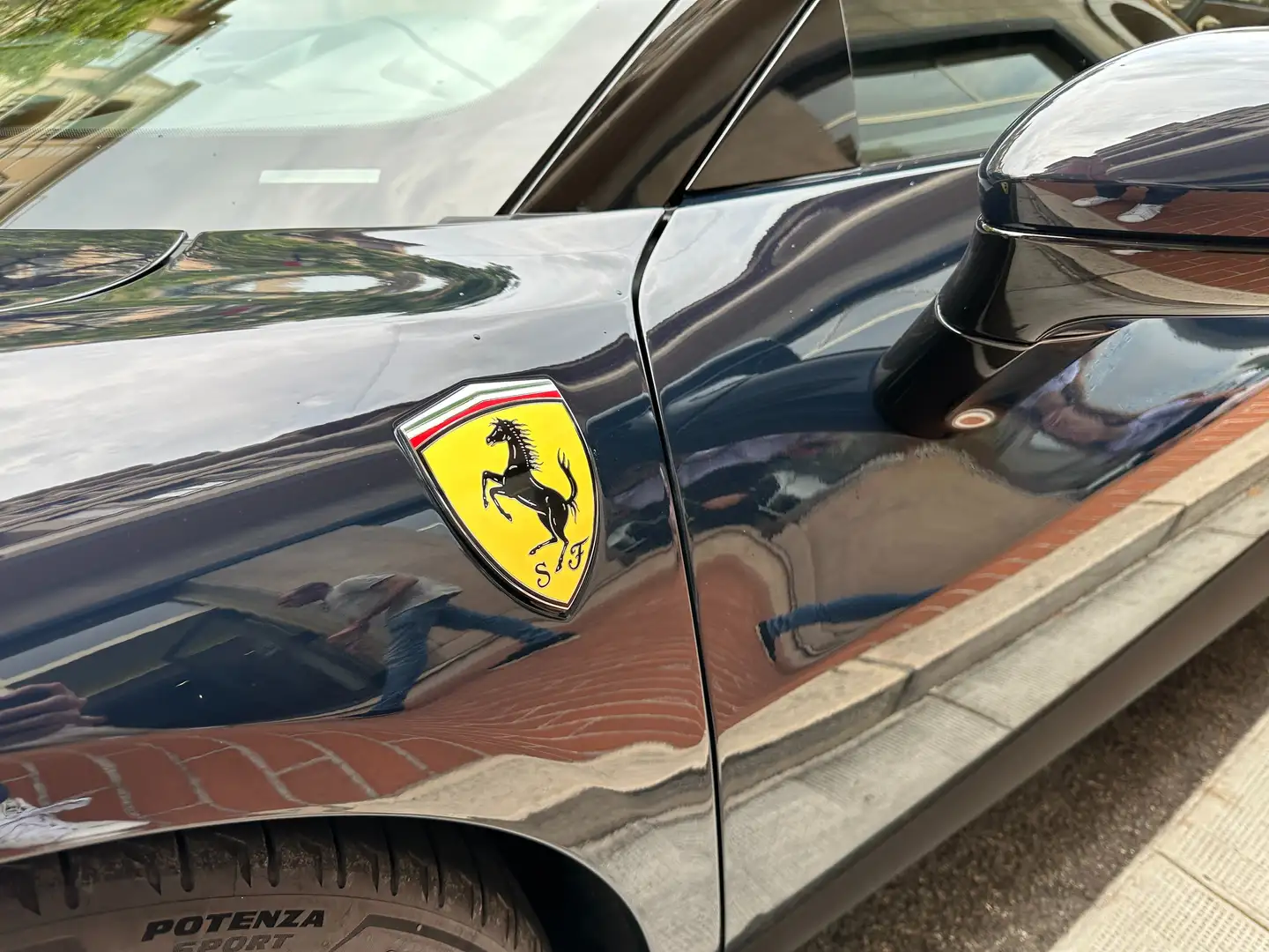 Ferrari 296 GTB Blau - 2