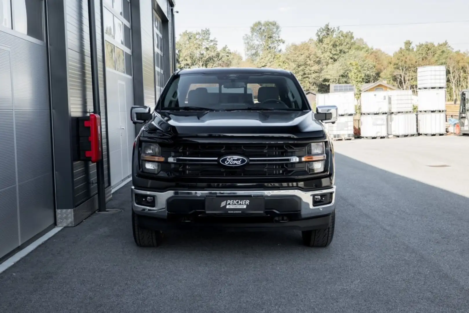 Ford F-150 XLT SuperCrew 5,5'-Bed 4x4 Schwarz - 2