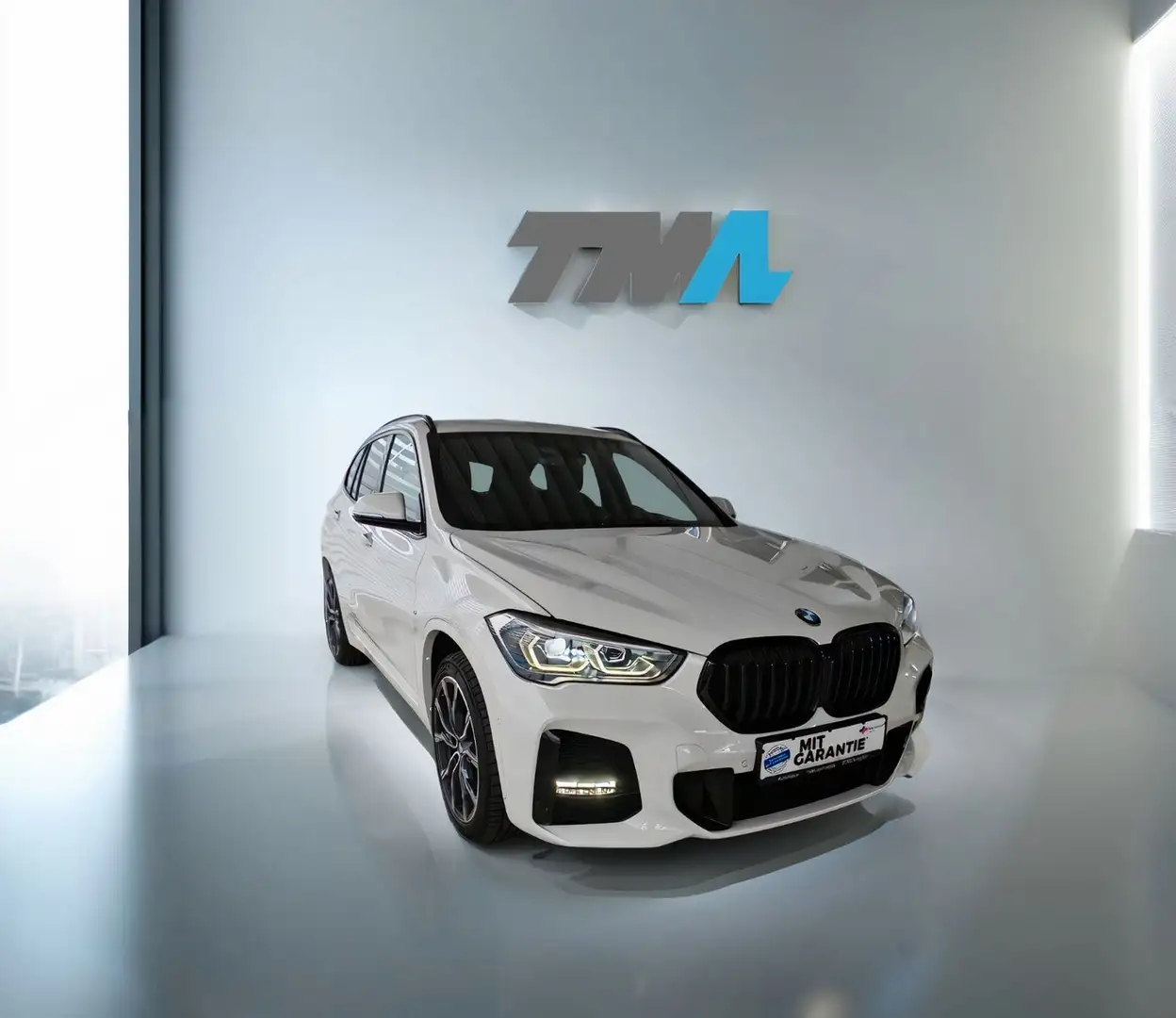 BMW X1 sDrive 18i Aut. M Sport KAM HiFi Komfortzug. Weiß - 1