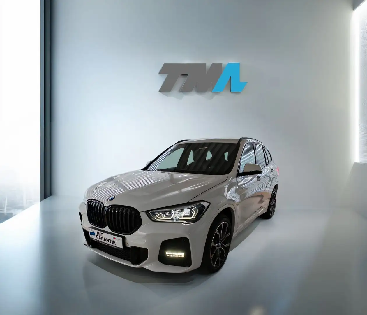BMW X1 sDrive 18i Aut. M Sport KAM HiFi Komfortzug. Weiß - 2