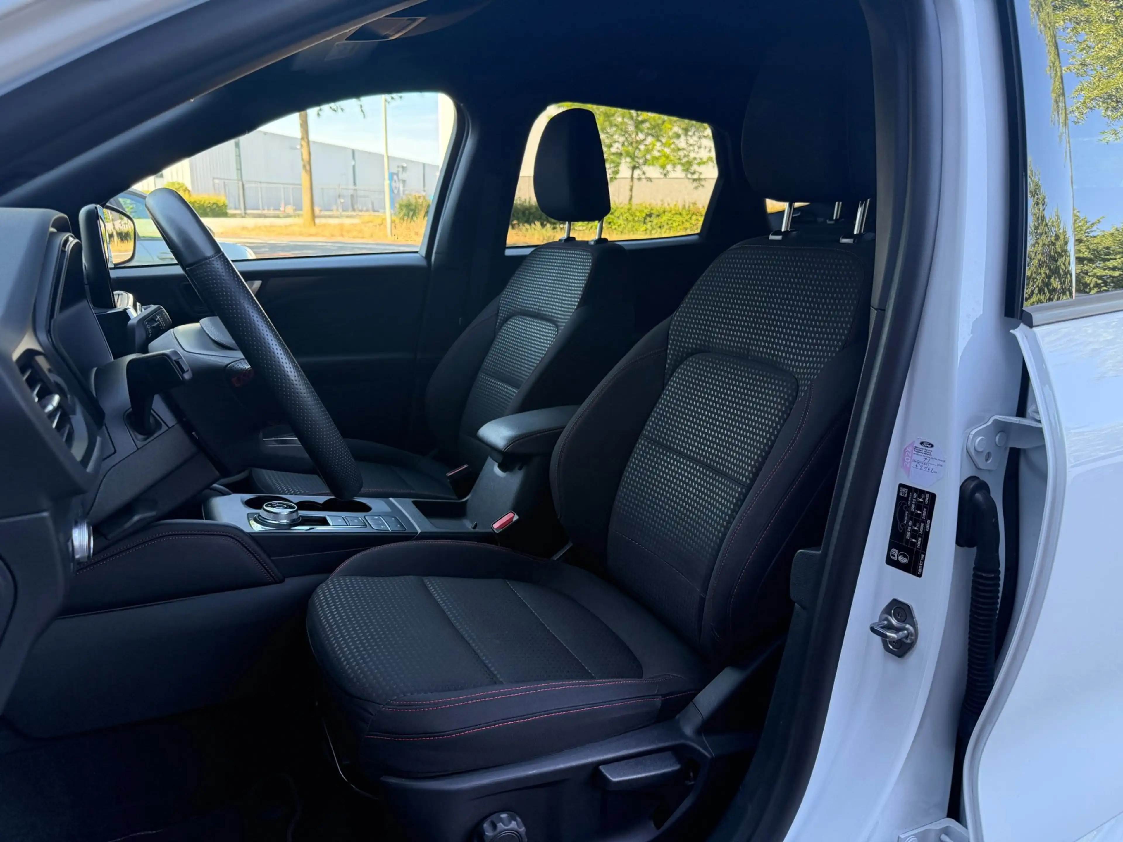Ford Kuga 2.5 PHEV ST-Line — photo 9
