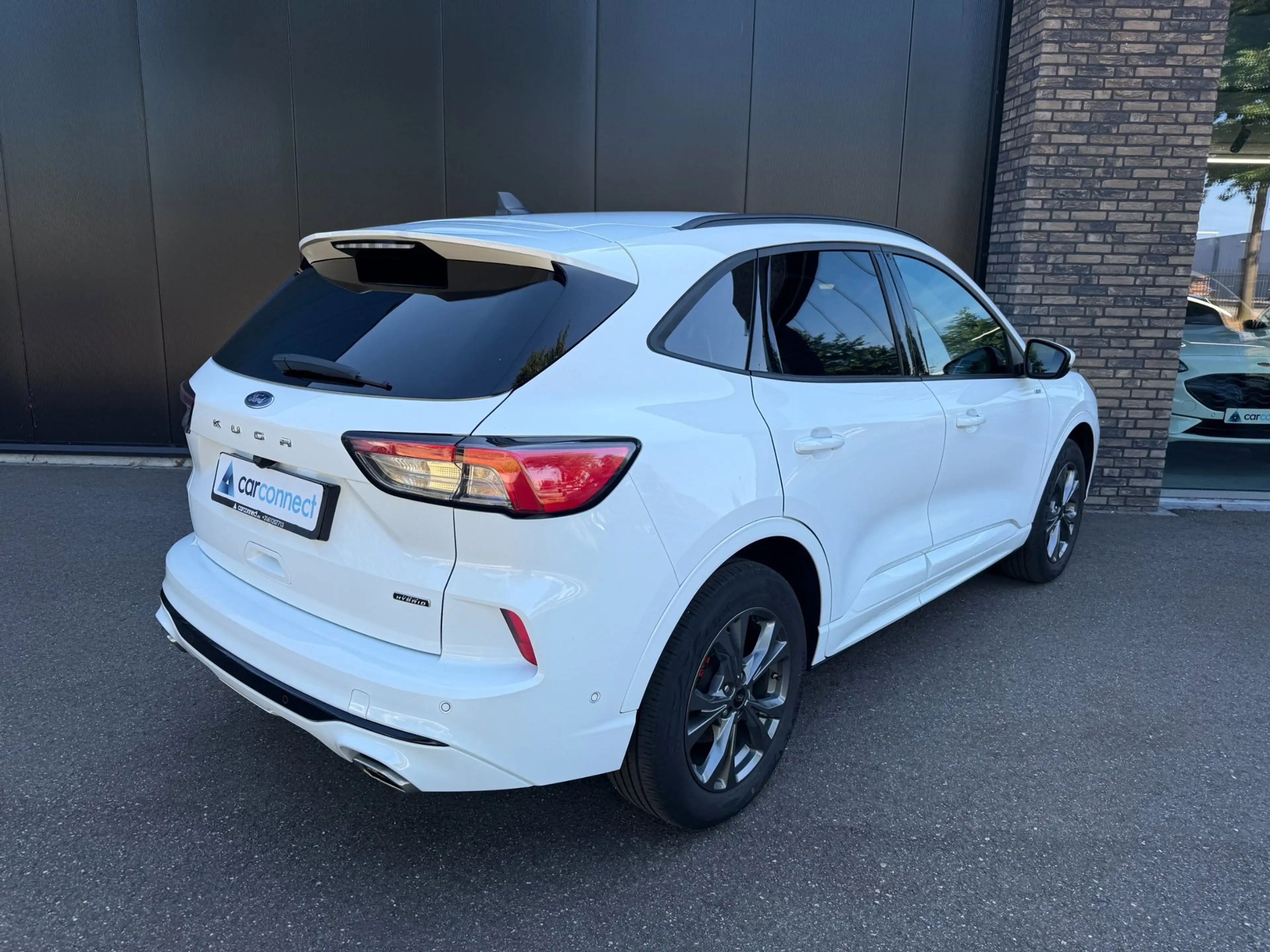 Ford Kuga 2.5 PHEV ST-Line — photo 4