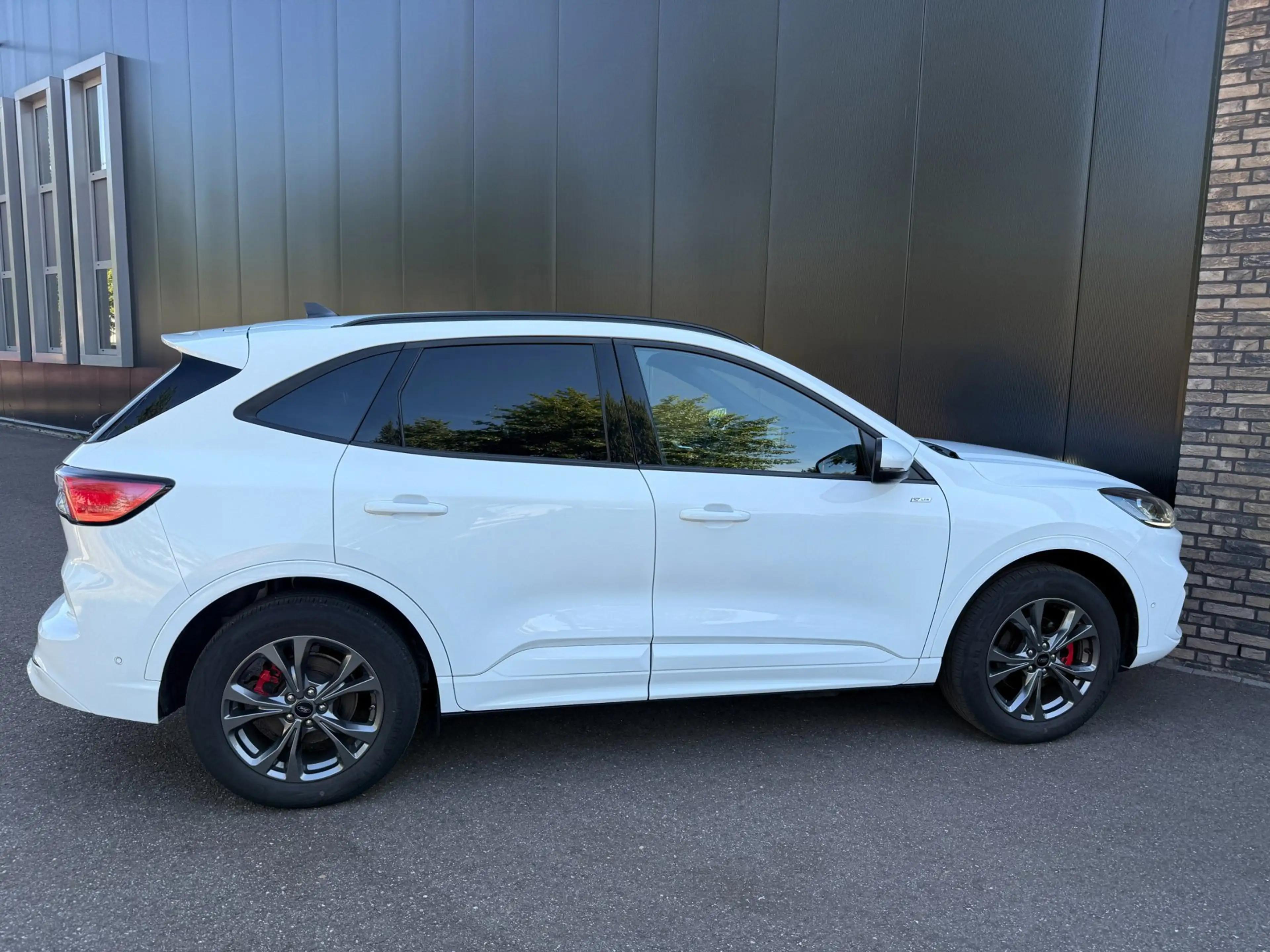 Ford Kuga 2.5 PHEV ST-Line — photo 6