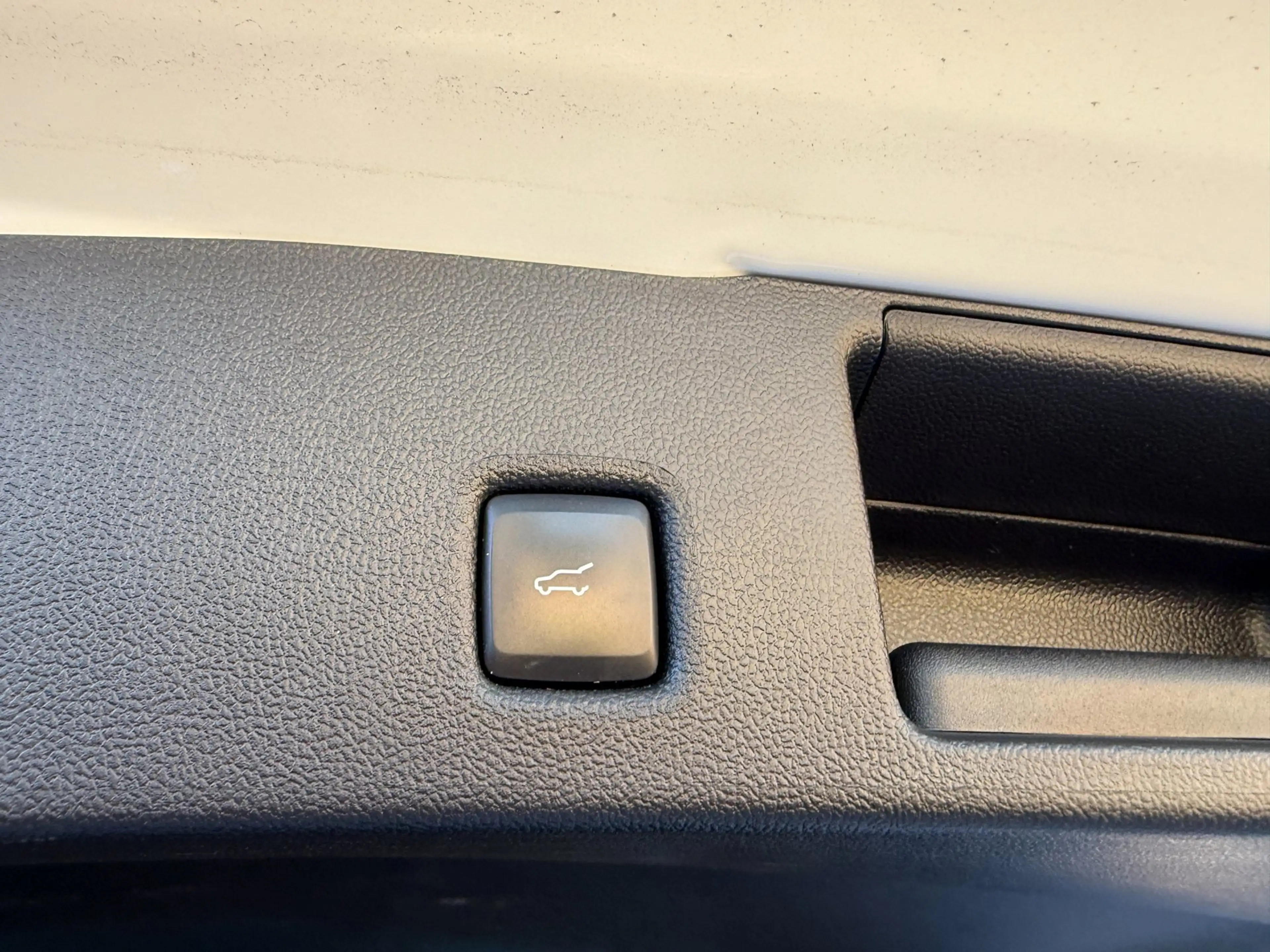 Ford Kuga 2.5 PHEV ST-Line — photo 32
