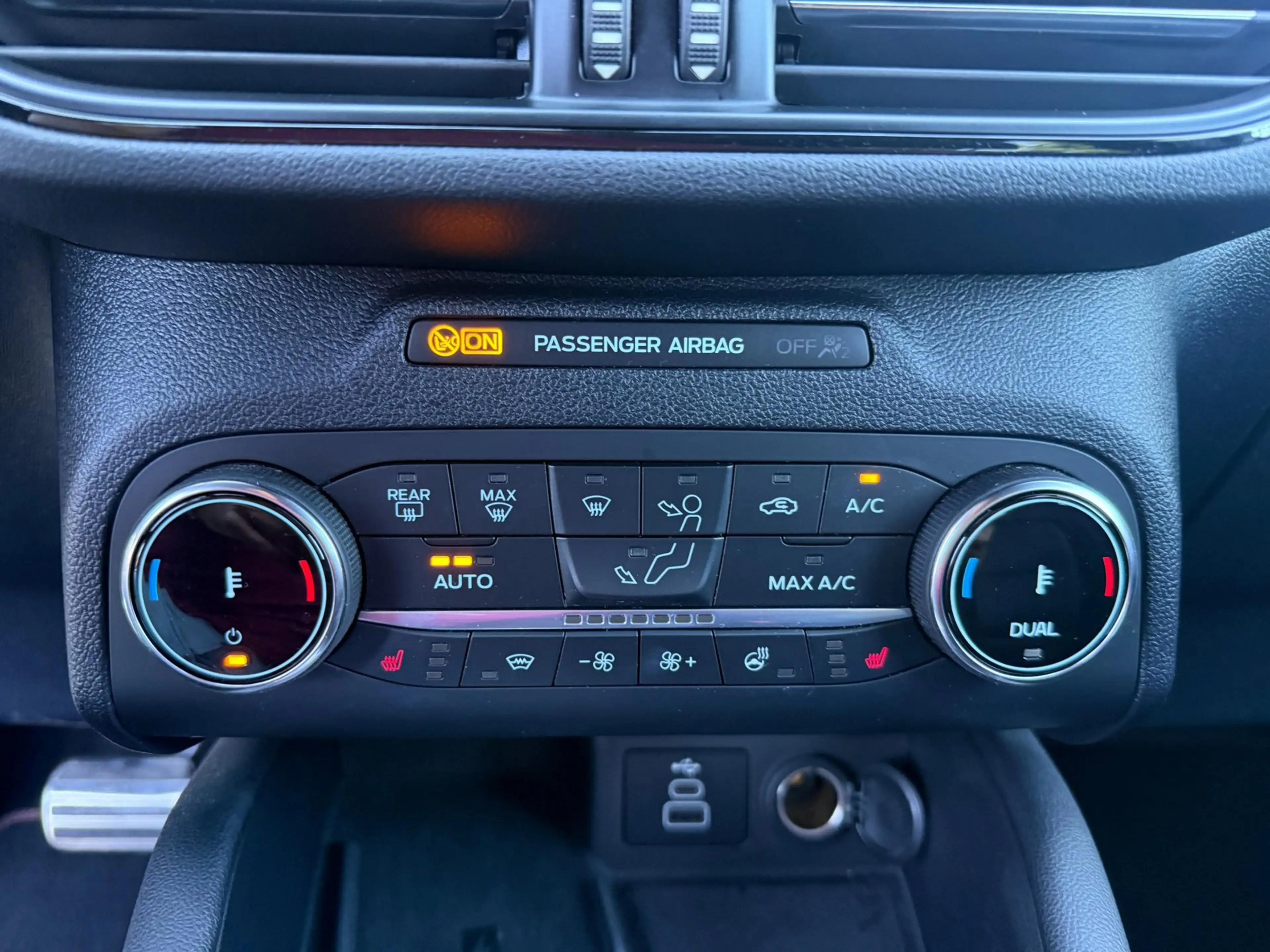 Ford Kuga 2.5 PHEV ST-Line — photo 20