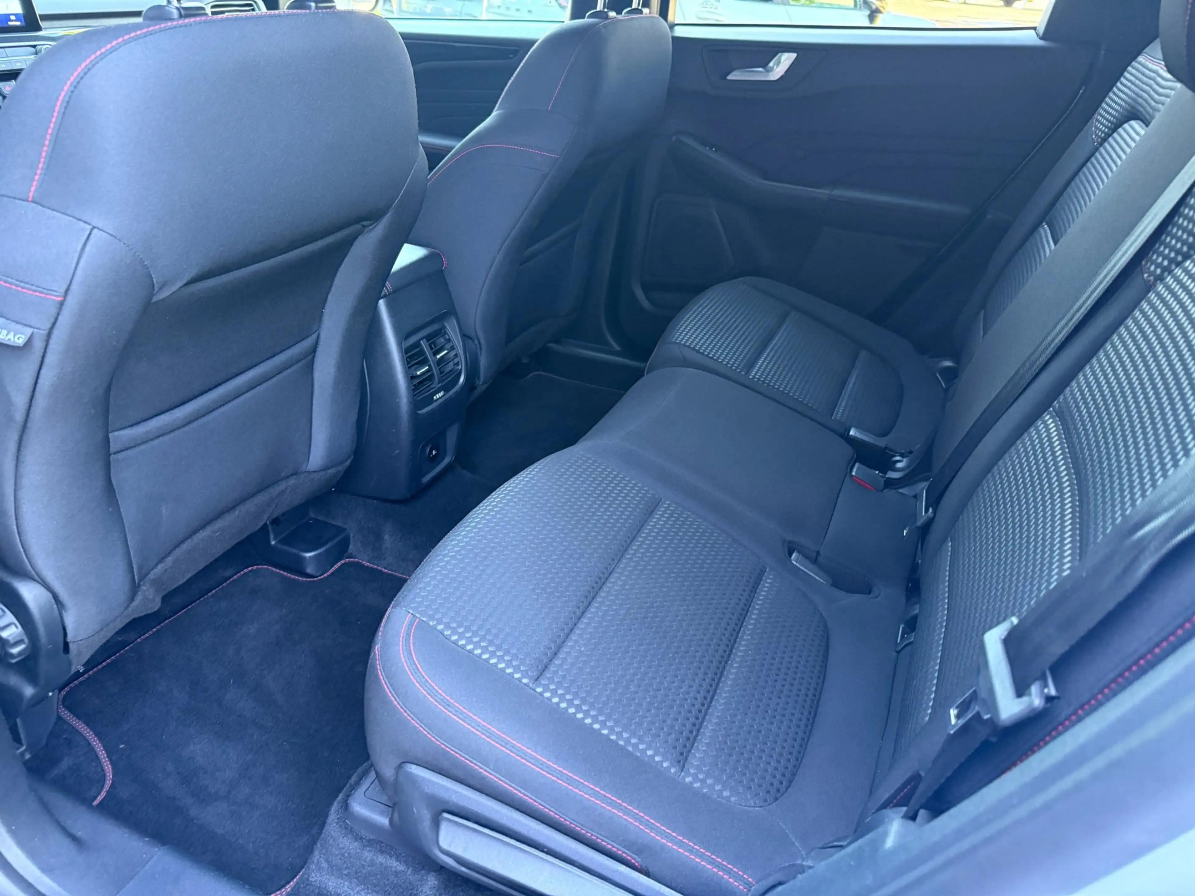 Ford Kuga 2.5 PHEV ST-Line — photo 28