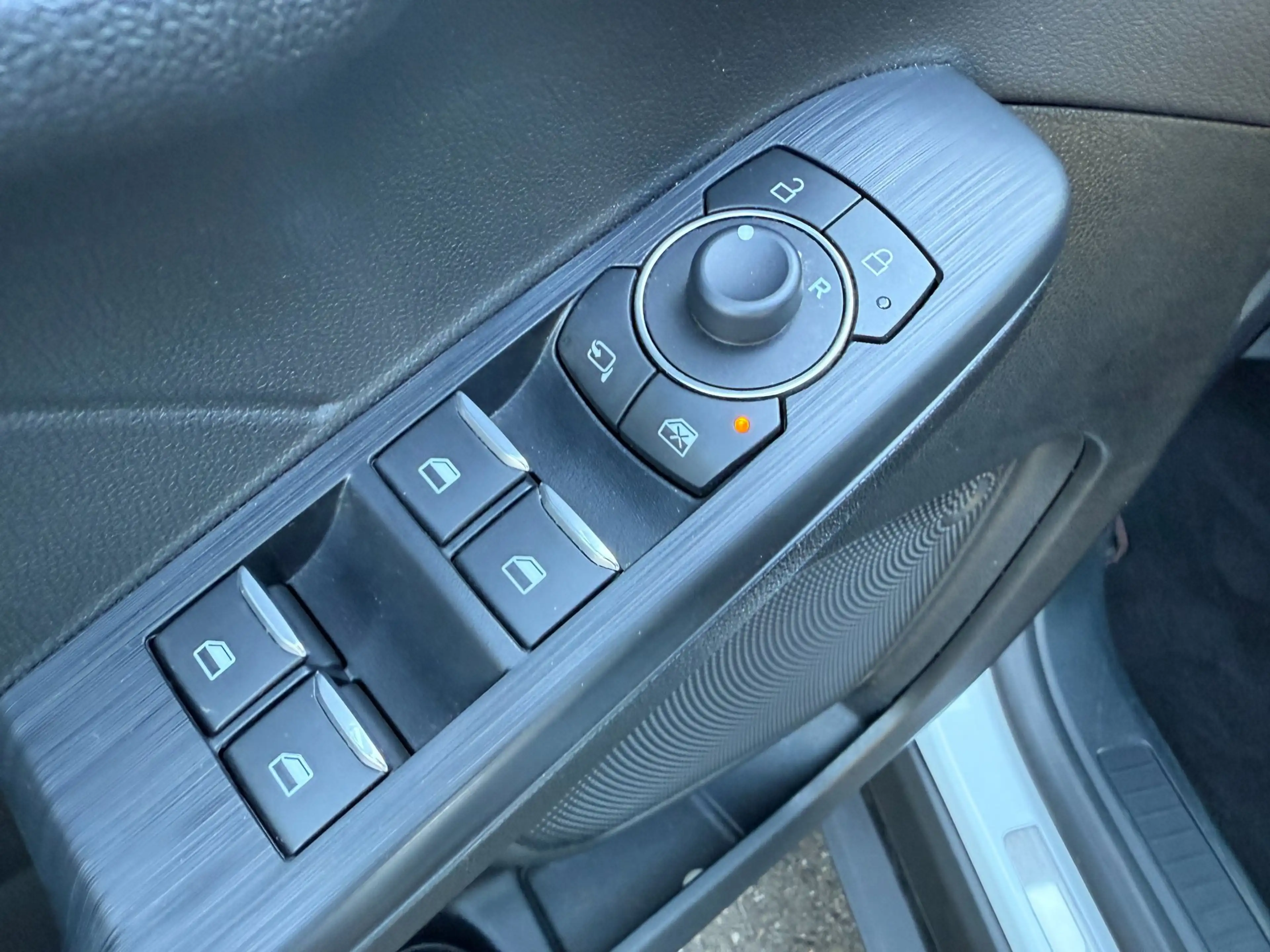 Ford Kuga 2.5 PHEV ST-Line — photo 12