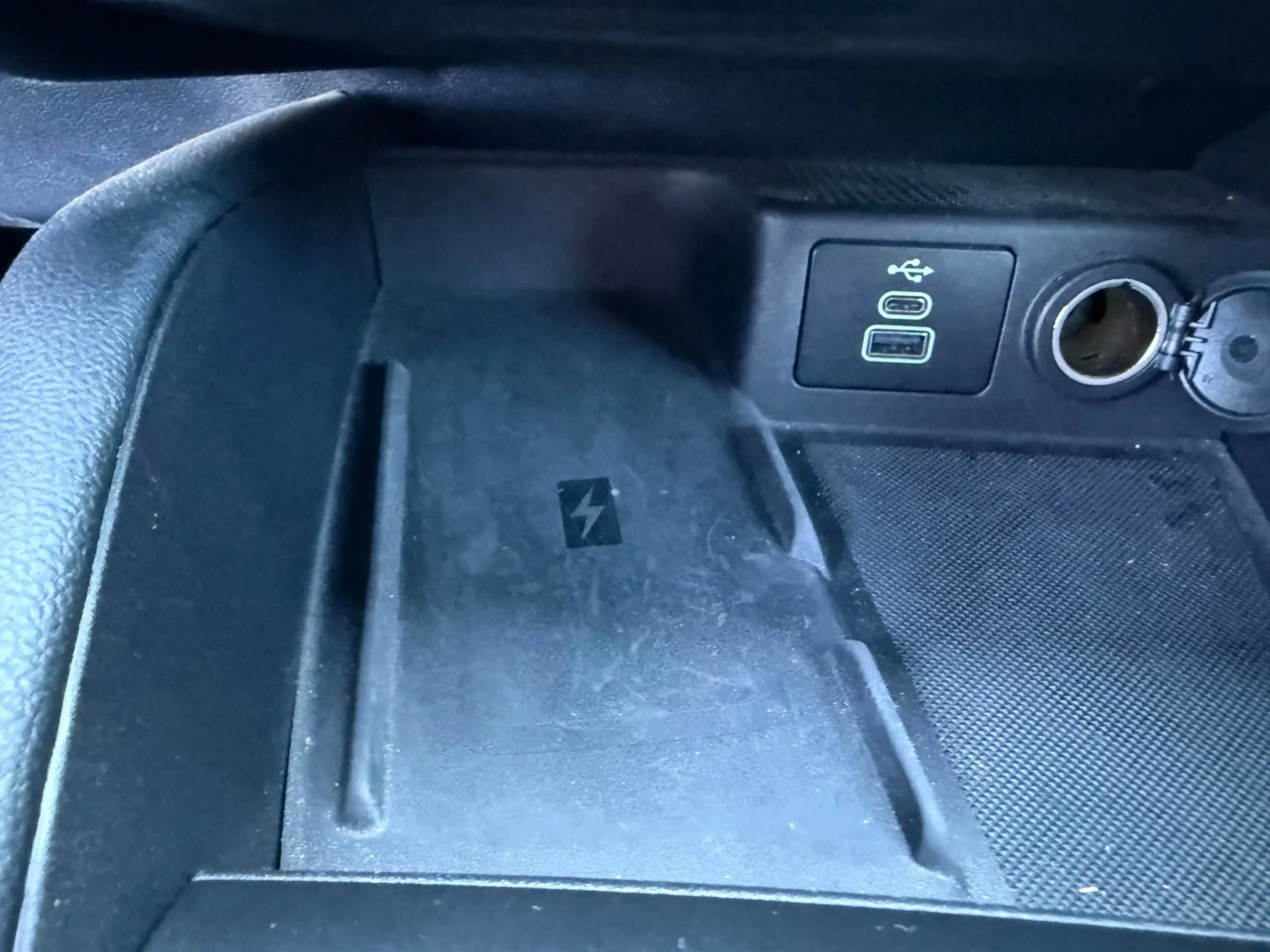Ford Kuga 2.5 PHEV ST-Line — photo 22