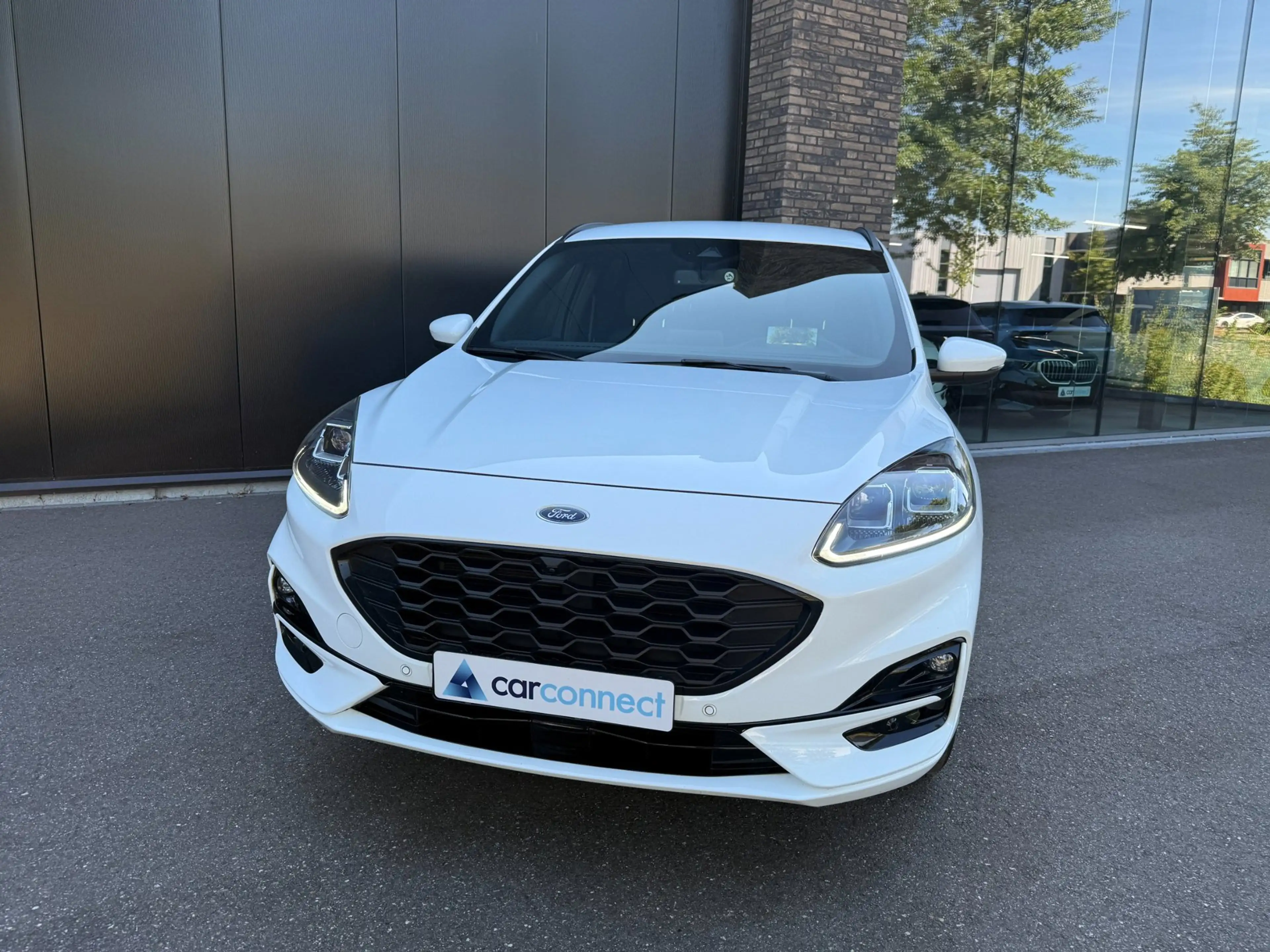 Ford Kuga 2.5 PHEV ST-Line — photo 3