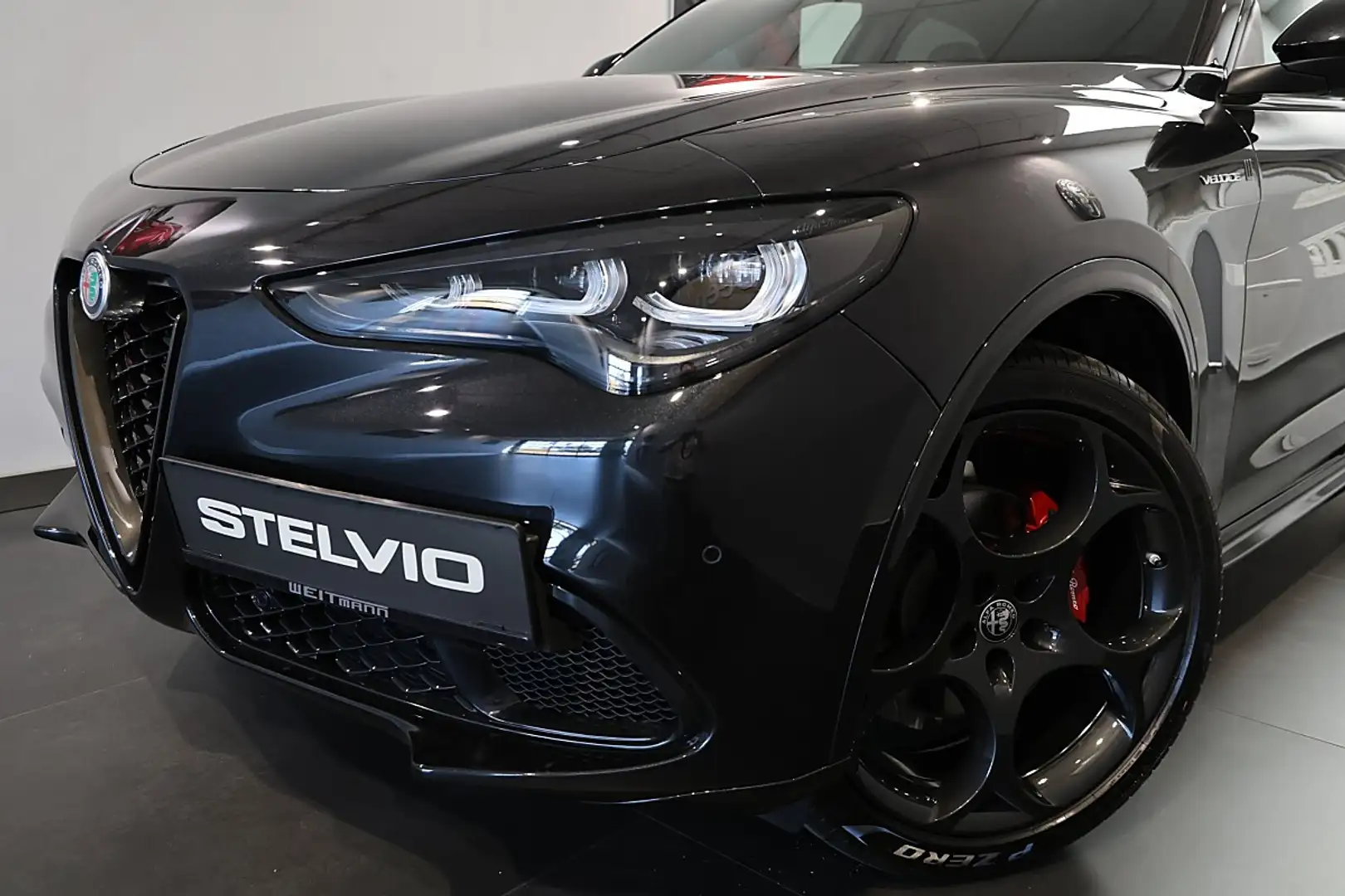 Alfa Romeo Stelvio 2.2 16V 210PS AT8 Q4 Veloce MY26 Schwarz - 2