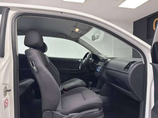 Volkswagen Polo — photo 12