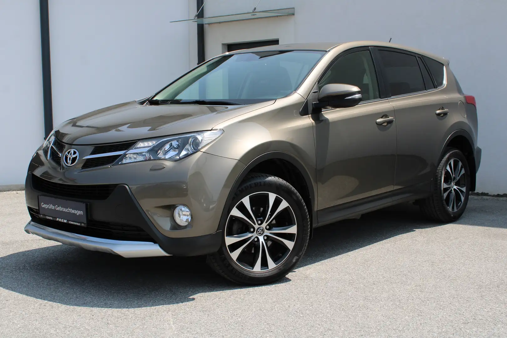 Toyota RAV 4 RAV4 2,0 D-4D Elegance 4WD mit Design Paket! smeđa - 2