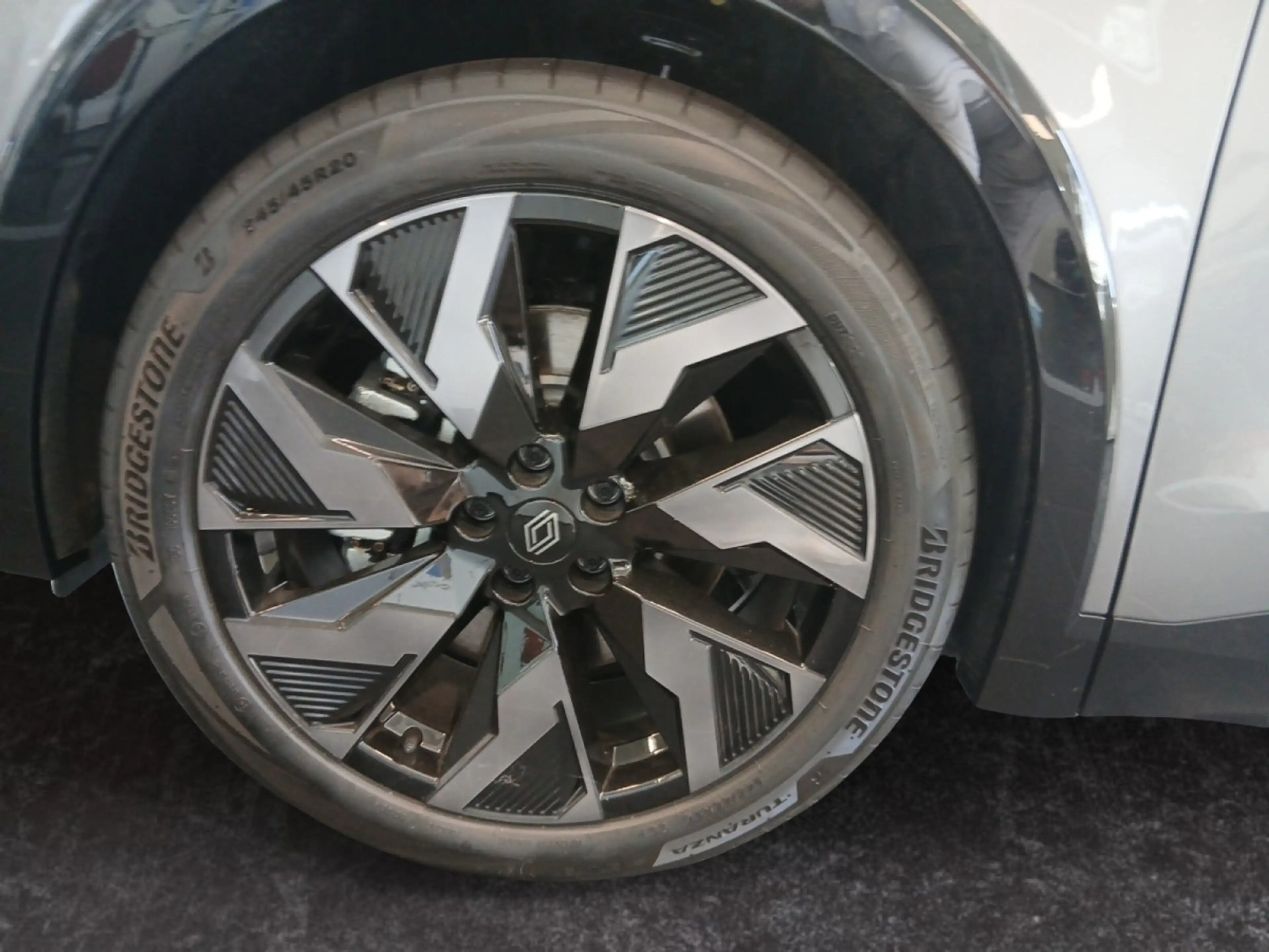 Renault Rafale 1.2 E-Tech Esprit Alpine E-Tech 4x4 plug-in hybrid — photo 4