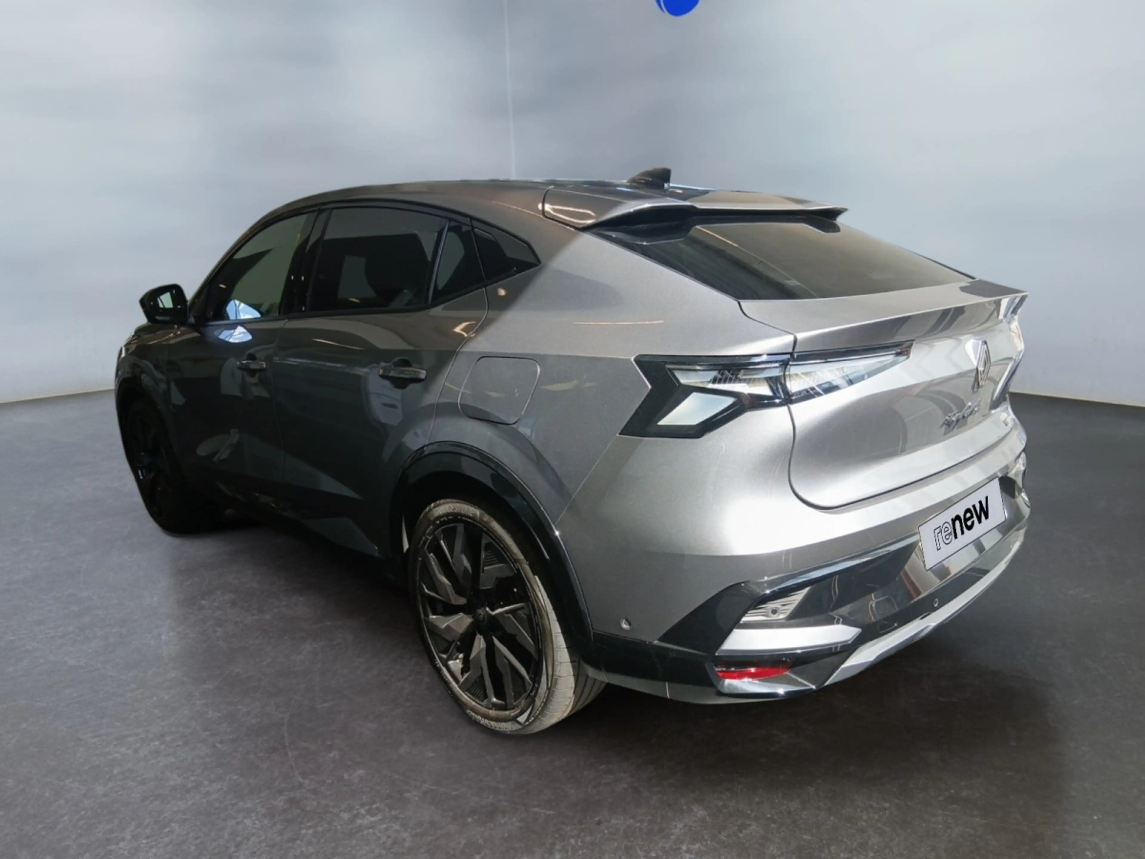 Renault Rafale 1.2 E-Tech Esprit Alpine E-Tech 4x4 plug-in hybrid — photo 3