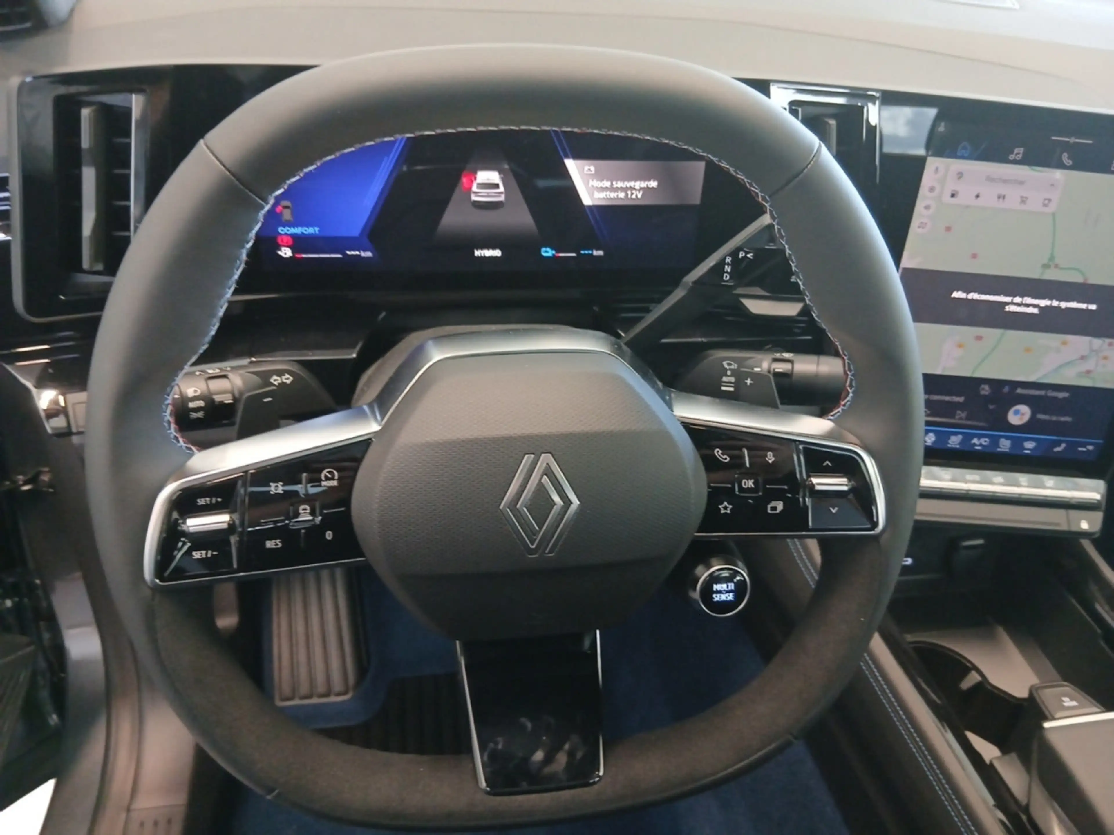 Renault Rafale 1.2 E-Tech Esprit Alpine E-Tech 4x4 plug-in hybrid — photo 8