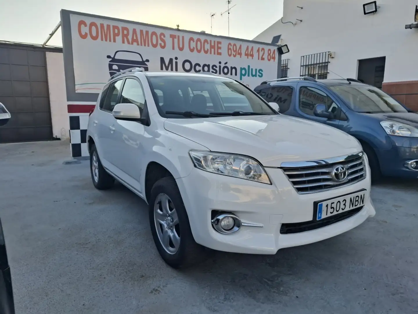 Toyota RAV 4 2.2D-4D Active 4x2 Blanco - 2