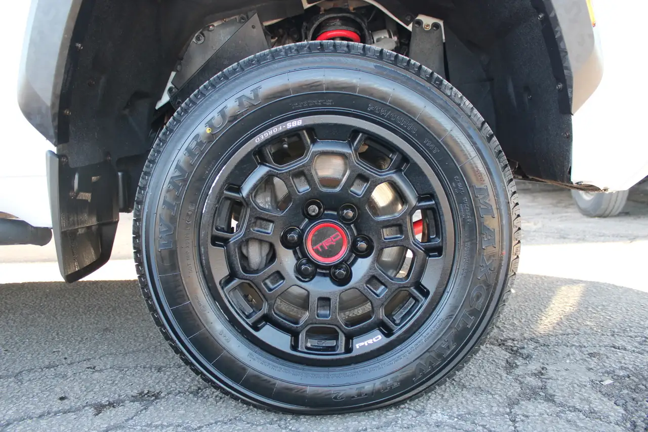 Toyota Tundra снимка Toyota Tundra