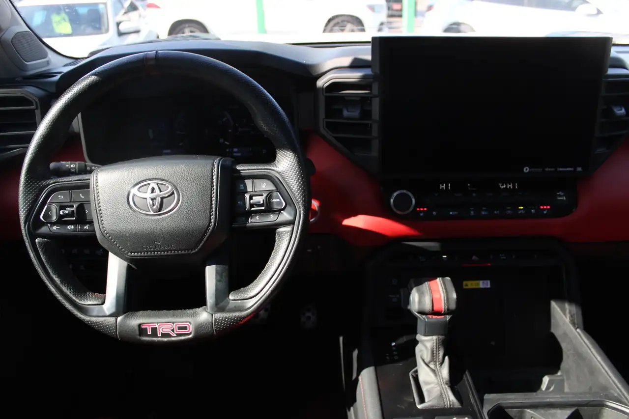 Toyota Tundra снимка Toyota Tundra
