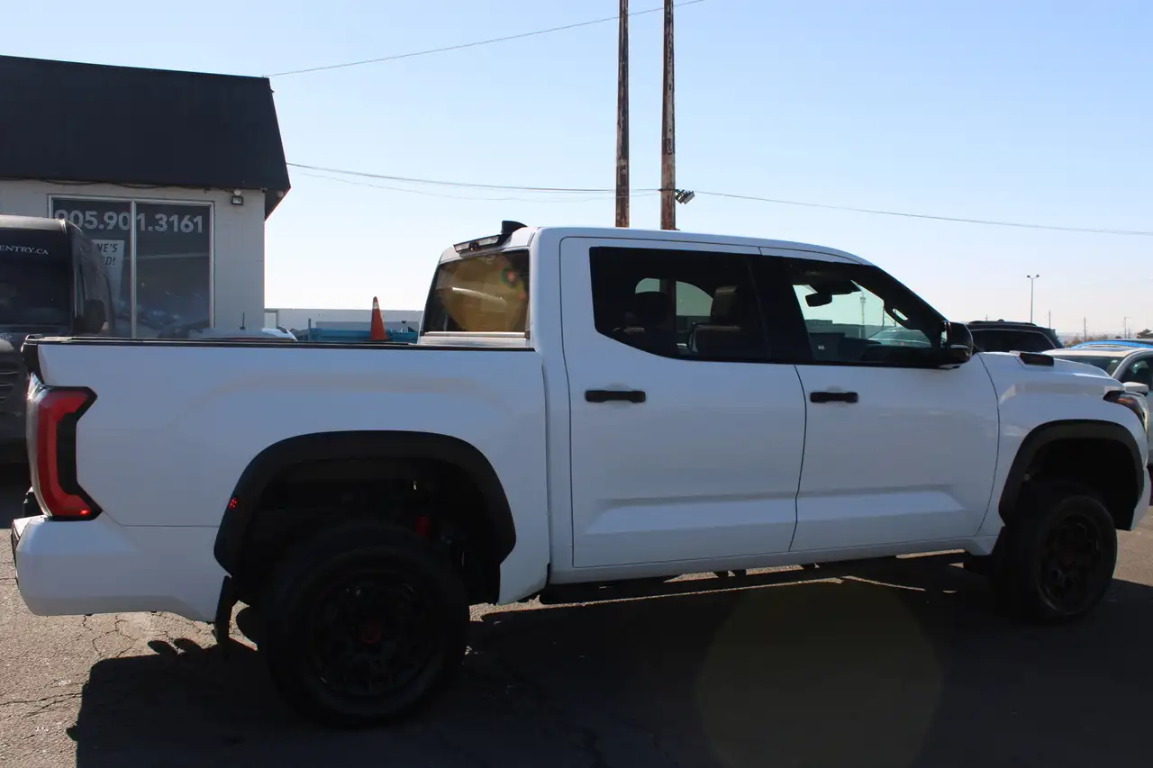 Toyota Tundra снимка Toyota Tundra