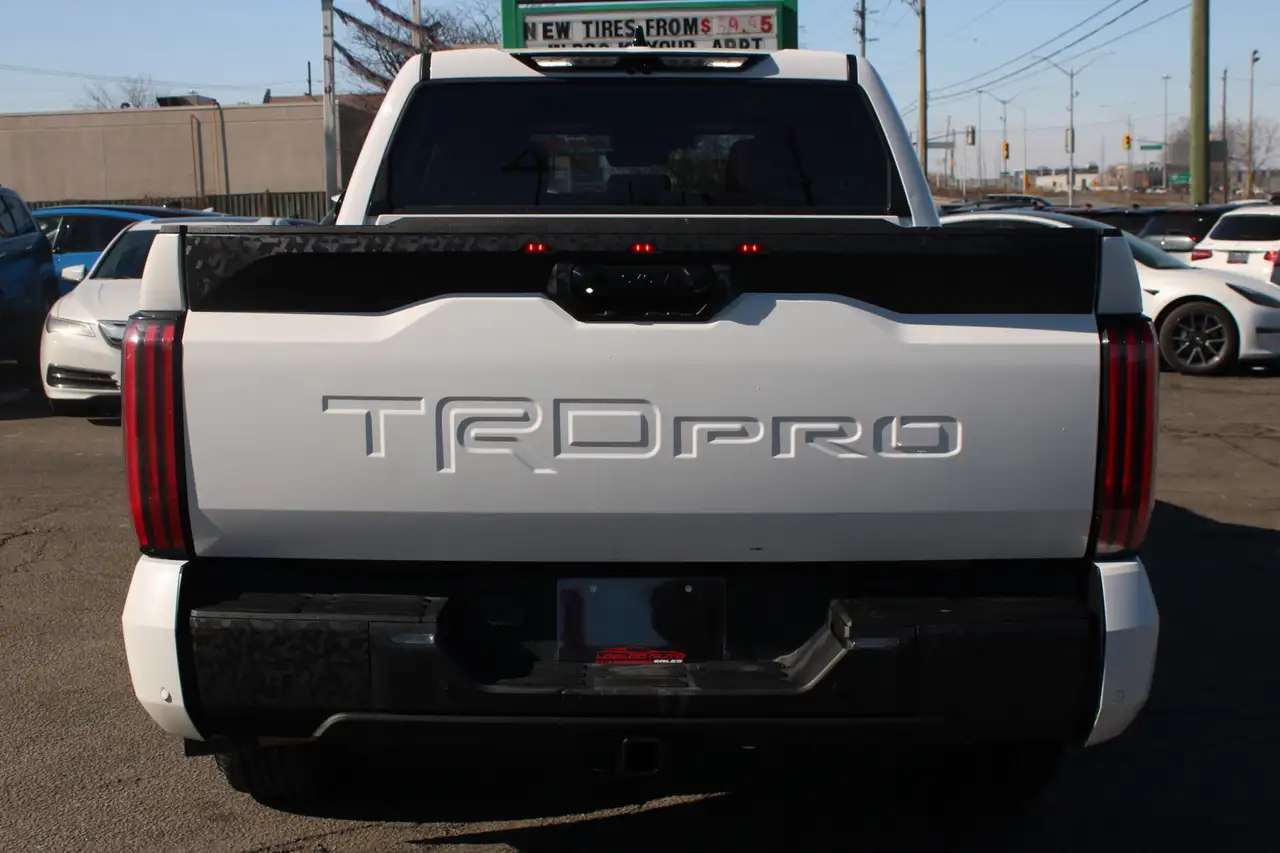 Toyota Tundra снимка Toyota Tundra