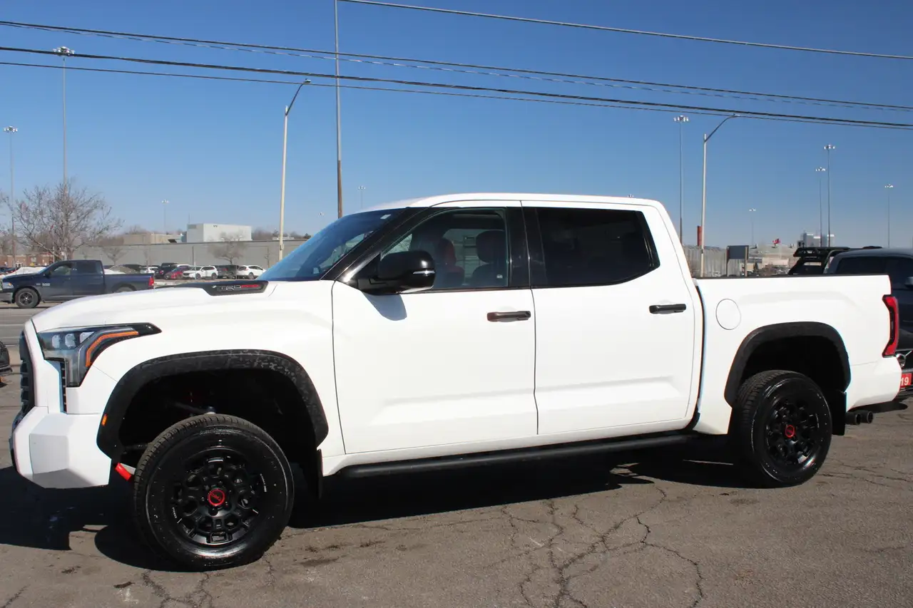 Toyota Tundra снимка Toyota Tundra