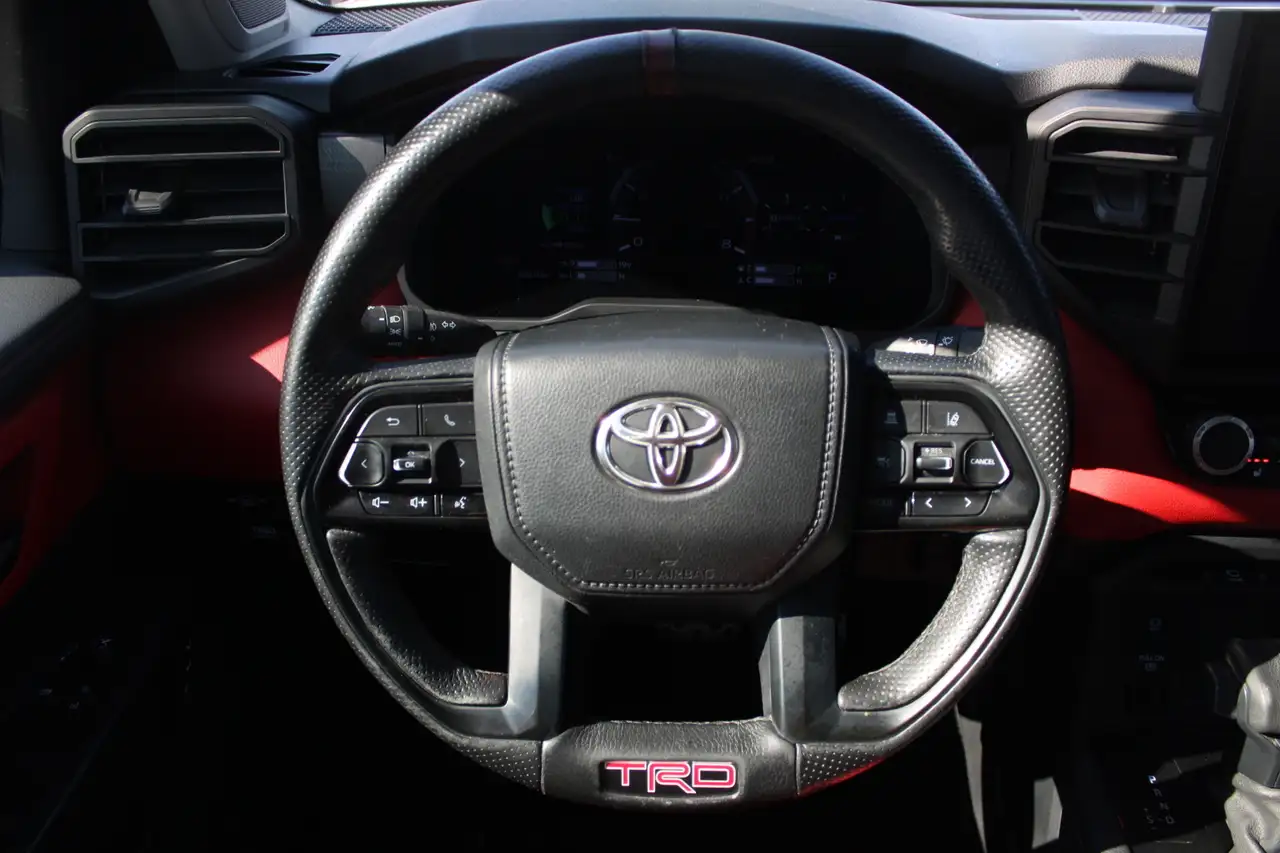 Toyota Tundra снимка Toyota Tundra