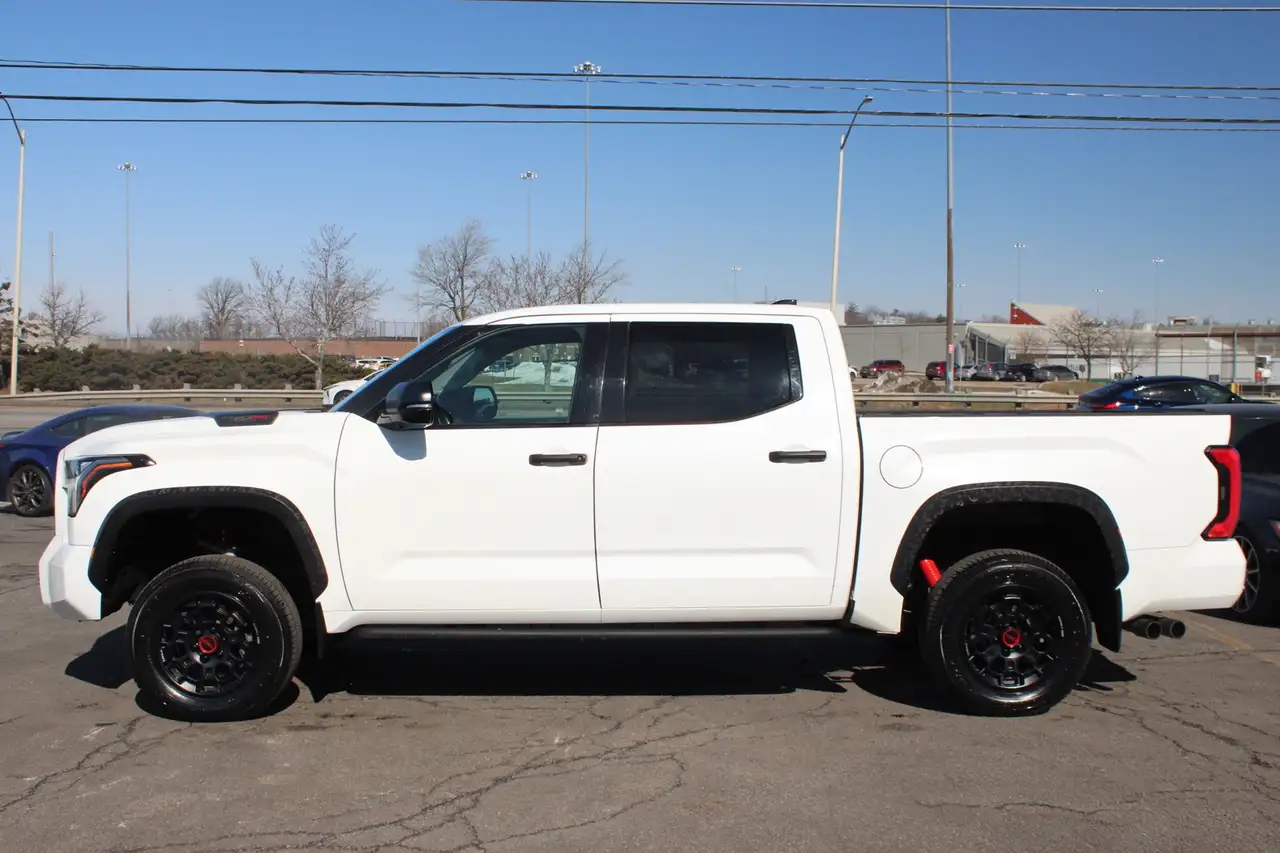 Toyota Tundra снимка Toyota Tundra