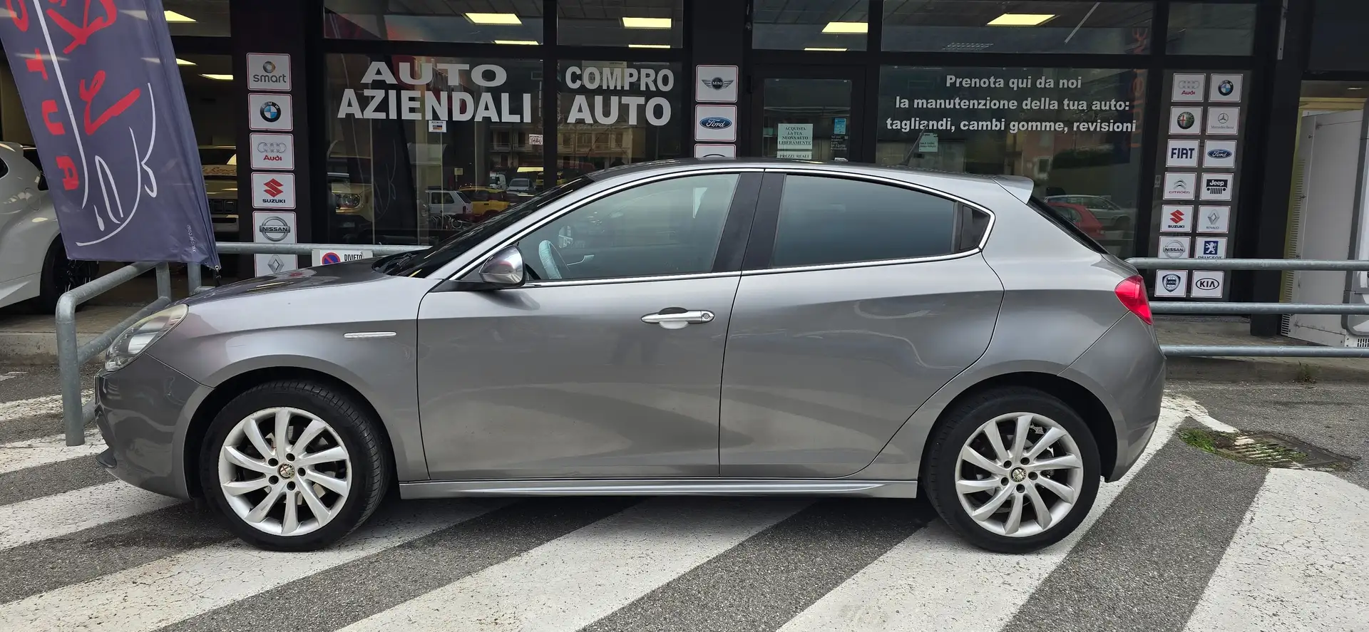 Alfa Romeo Giulietta Giulietta III 2010 2.0 jtdm(2) Distinctive 140cv Grigio - 2