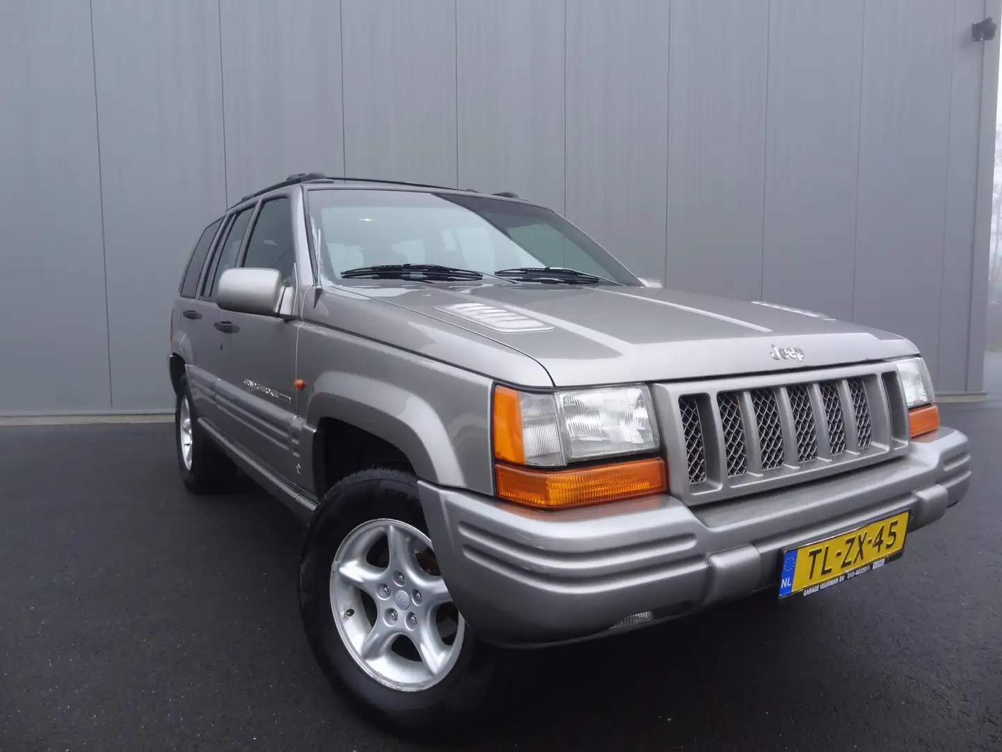 Jeep Grand Cherokee 5.9i V8 4X4 | LEDER | NL AUTO | NAP | YOUNGTIMER Grau - 2