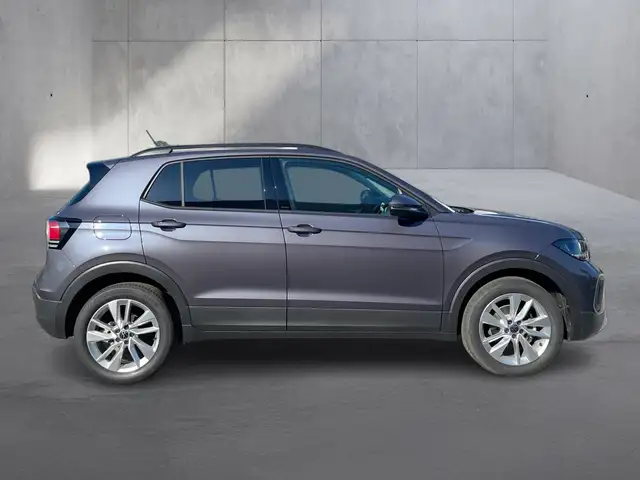 Volkswagen T-Cross view 6