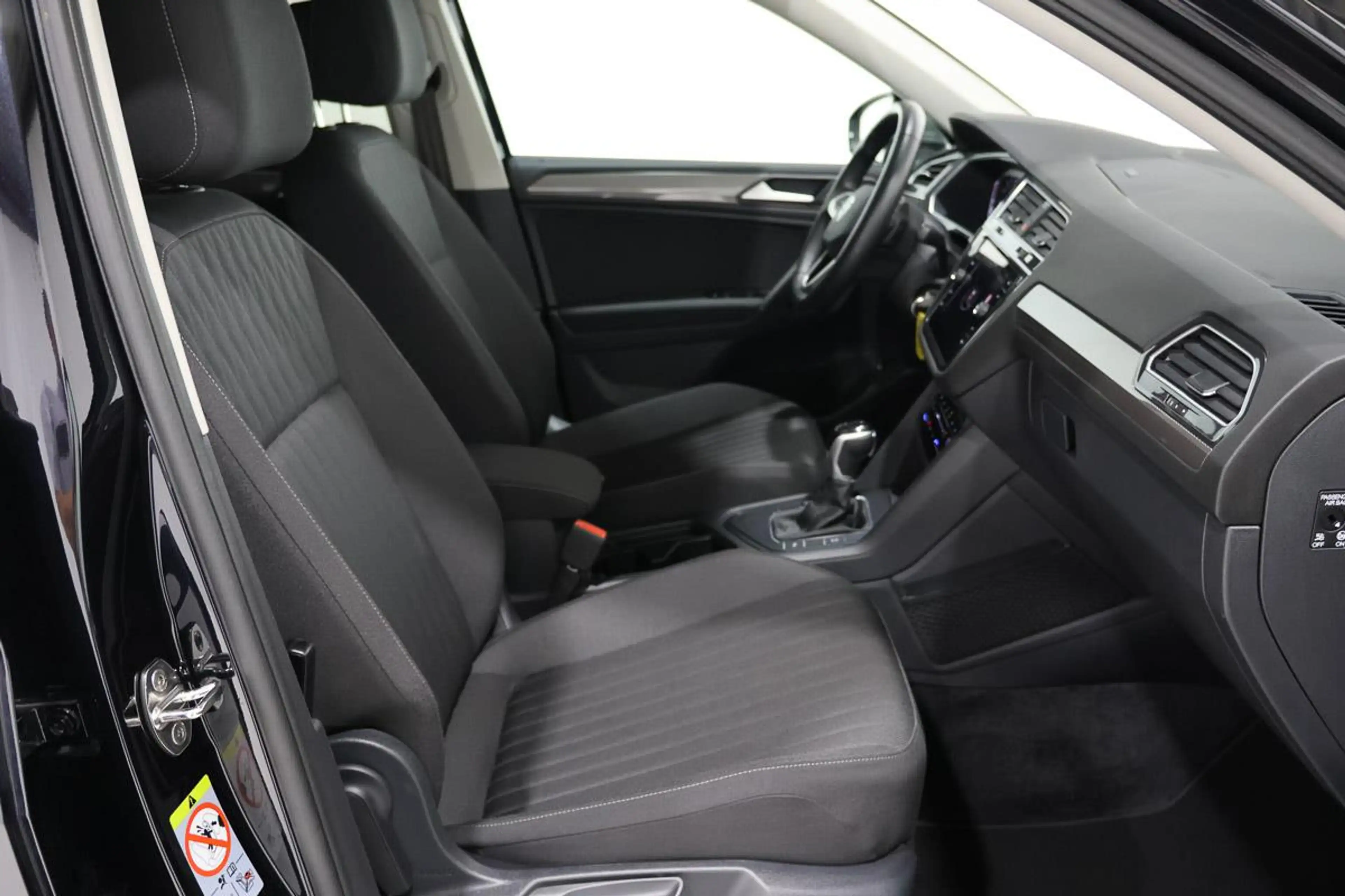 Volkswagen Tiguan Allspace 1.5 TSI DSG 7 PLACES LED GPS ACC ATTELAGE JA18 — photo 9