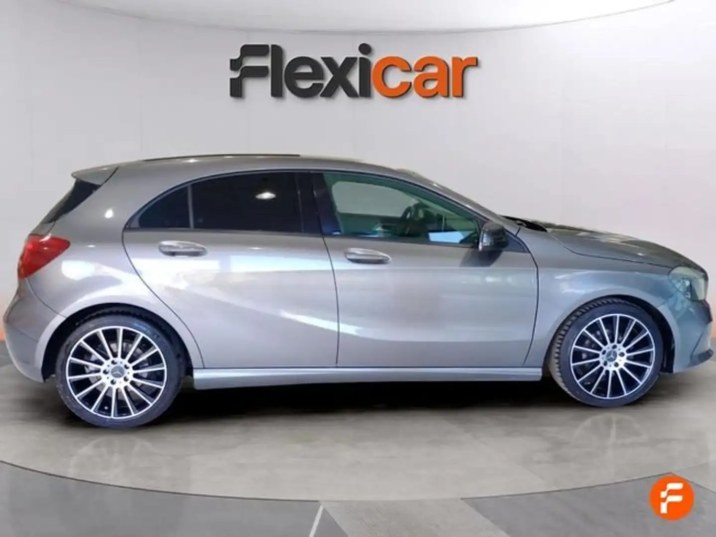 Mercedes-Benz A 180 d Urban Gris - 2