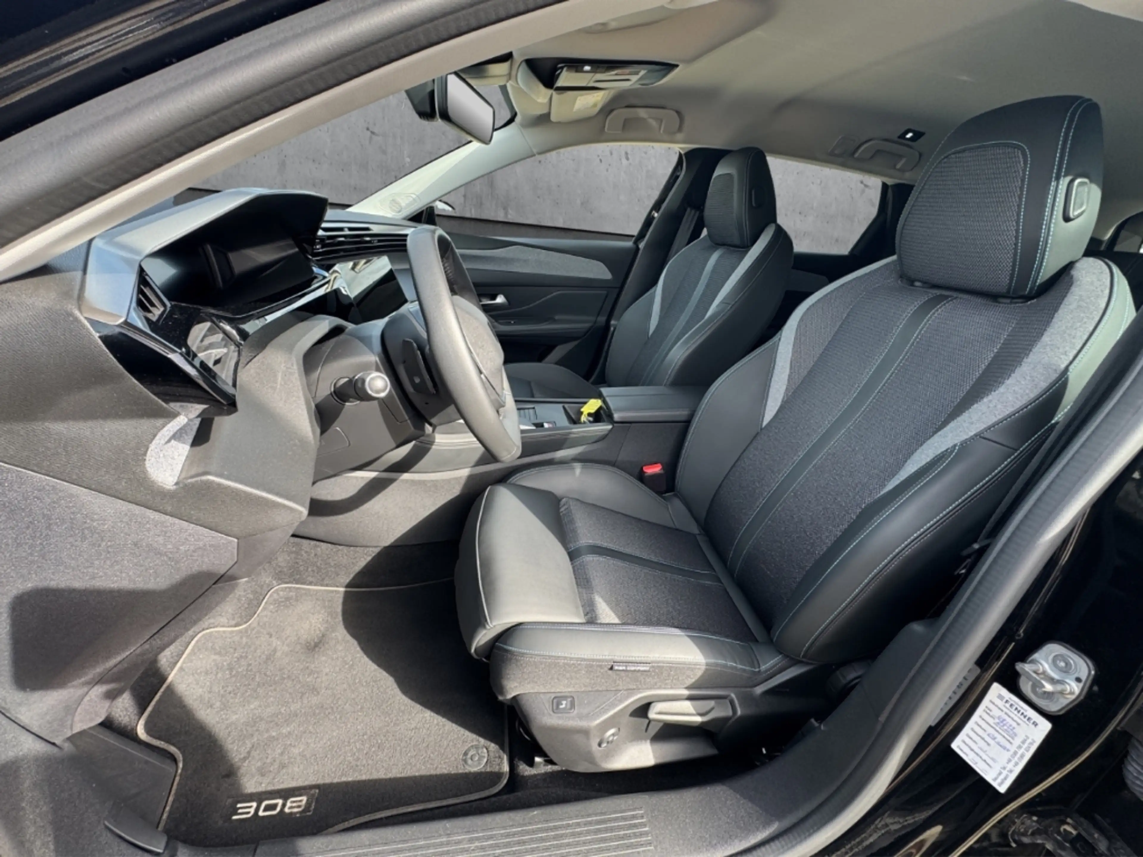 Peugeot 308 SW Allure PT130 EAT8 LED Kamera CarPlay — photo 9