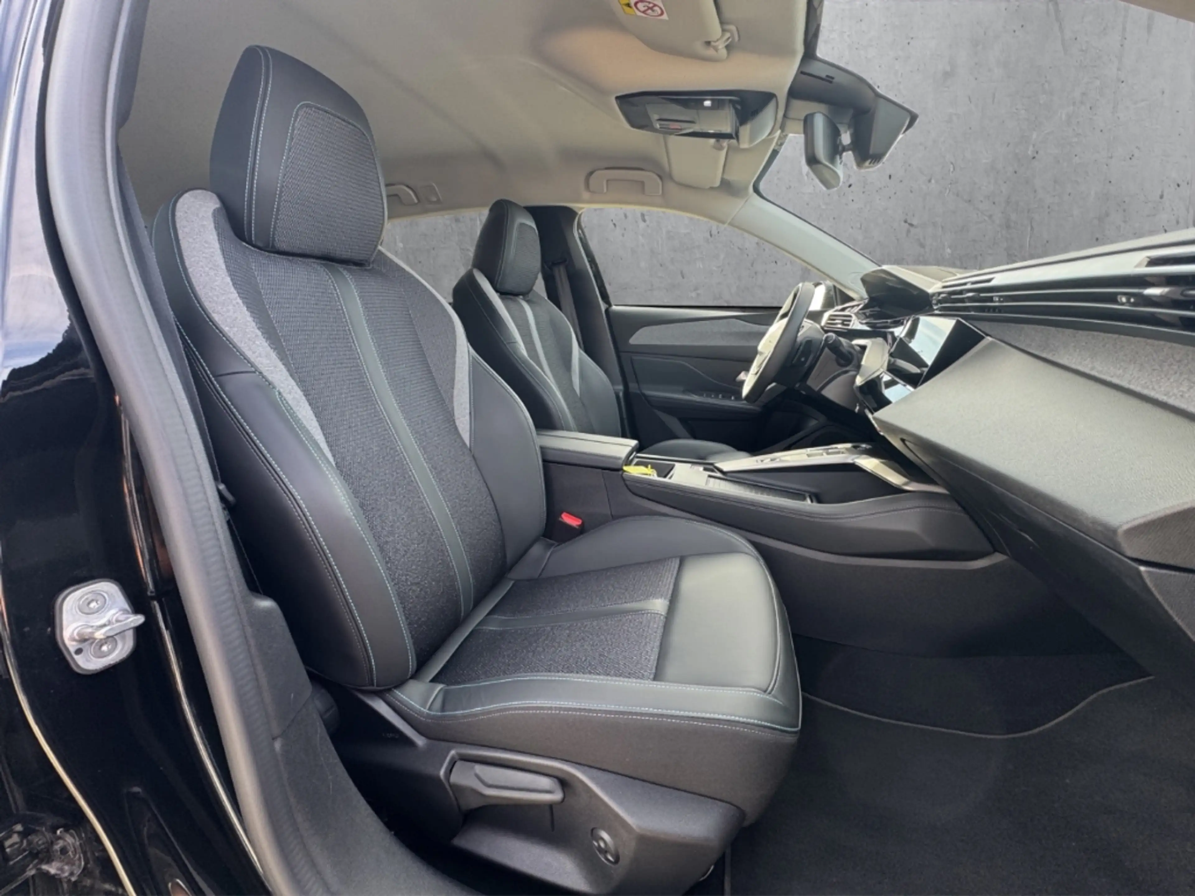 Peugeot 308 SW Allure PT130 EAT8 LED Kamera CarPlay — photo 13